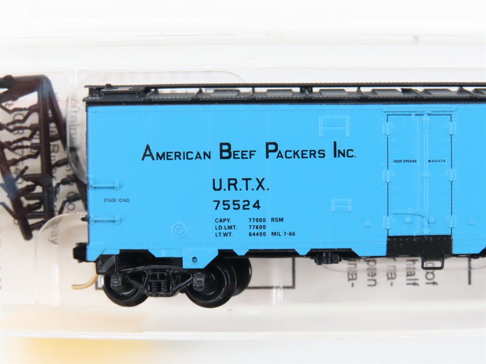 N Scale Micro-Trains MTL 59540 URTX American Beef Packers 40' Ice Reefer #75524