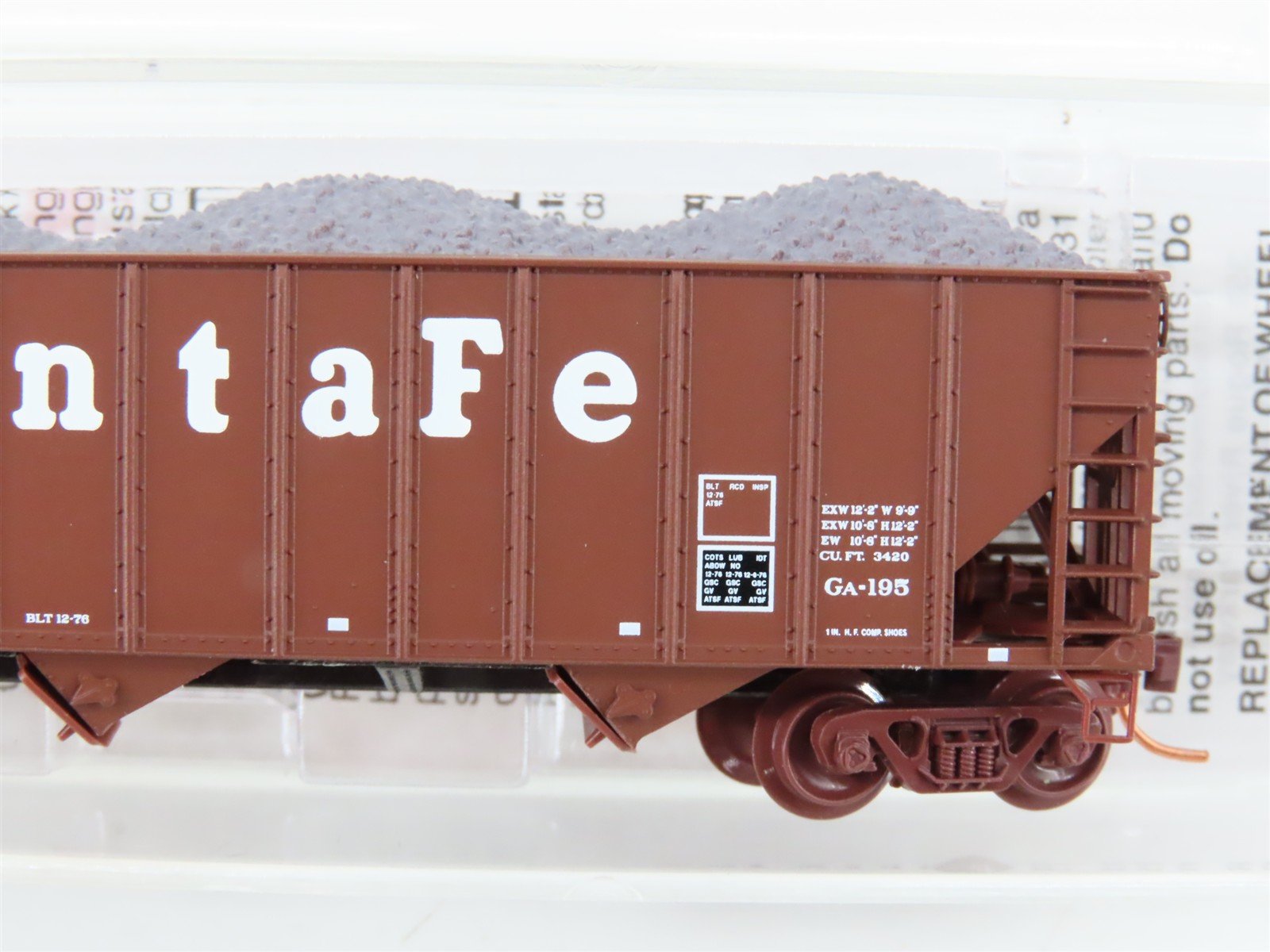 N Scale Micro-Trains MTL 108120.2 ATSF Santa Fe 3-Bay Hopper #179482 w/ Load