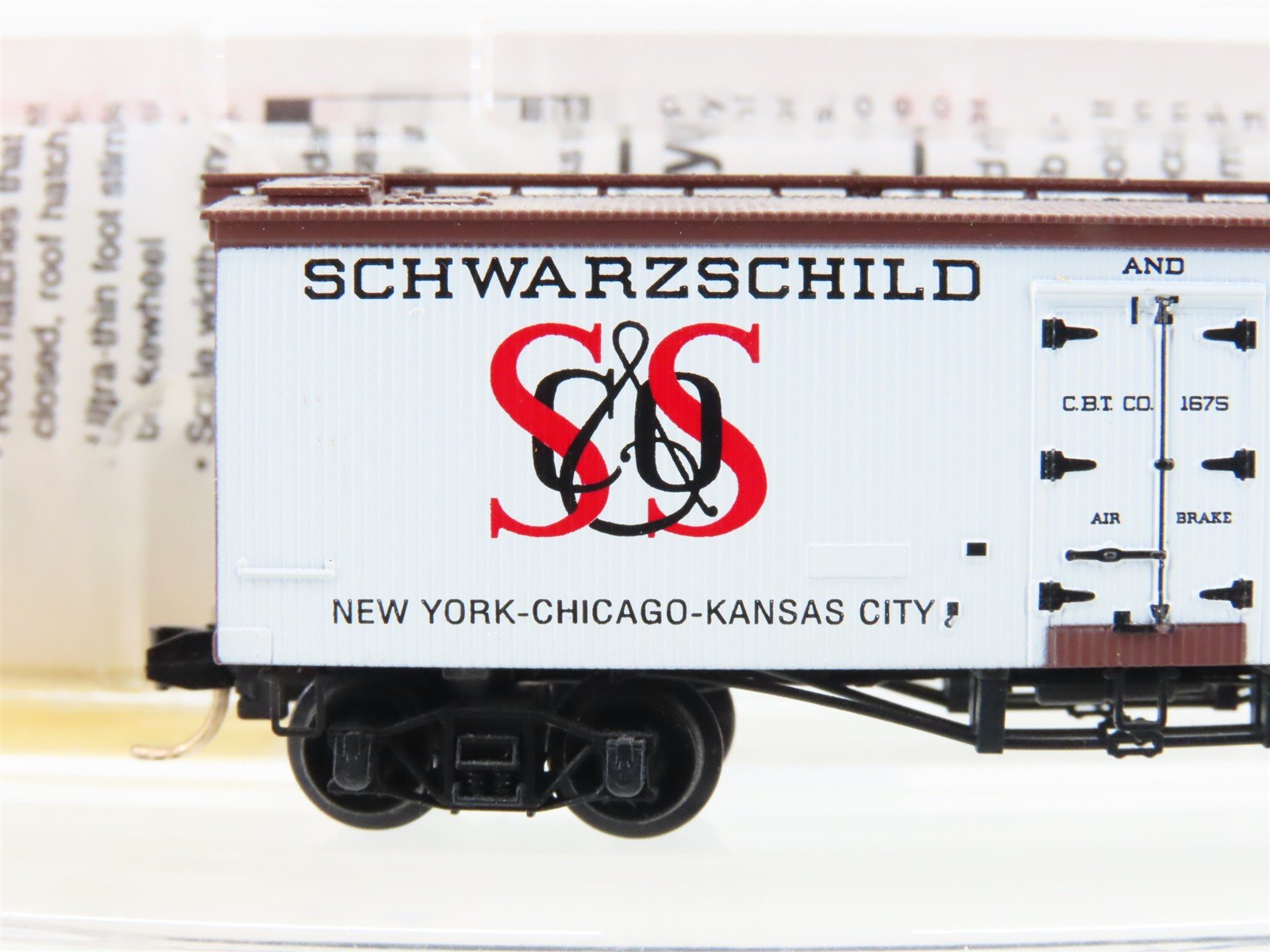 N Scale Micro-Trains MTL 58020 CBTCO Schwarzschild & Sulzberger 36' Reefer #1675