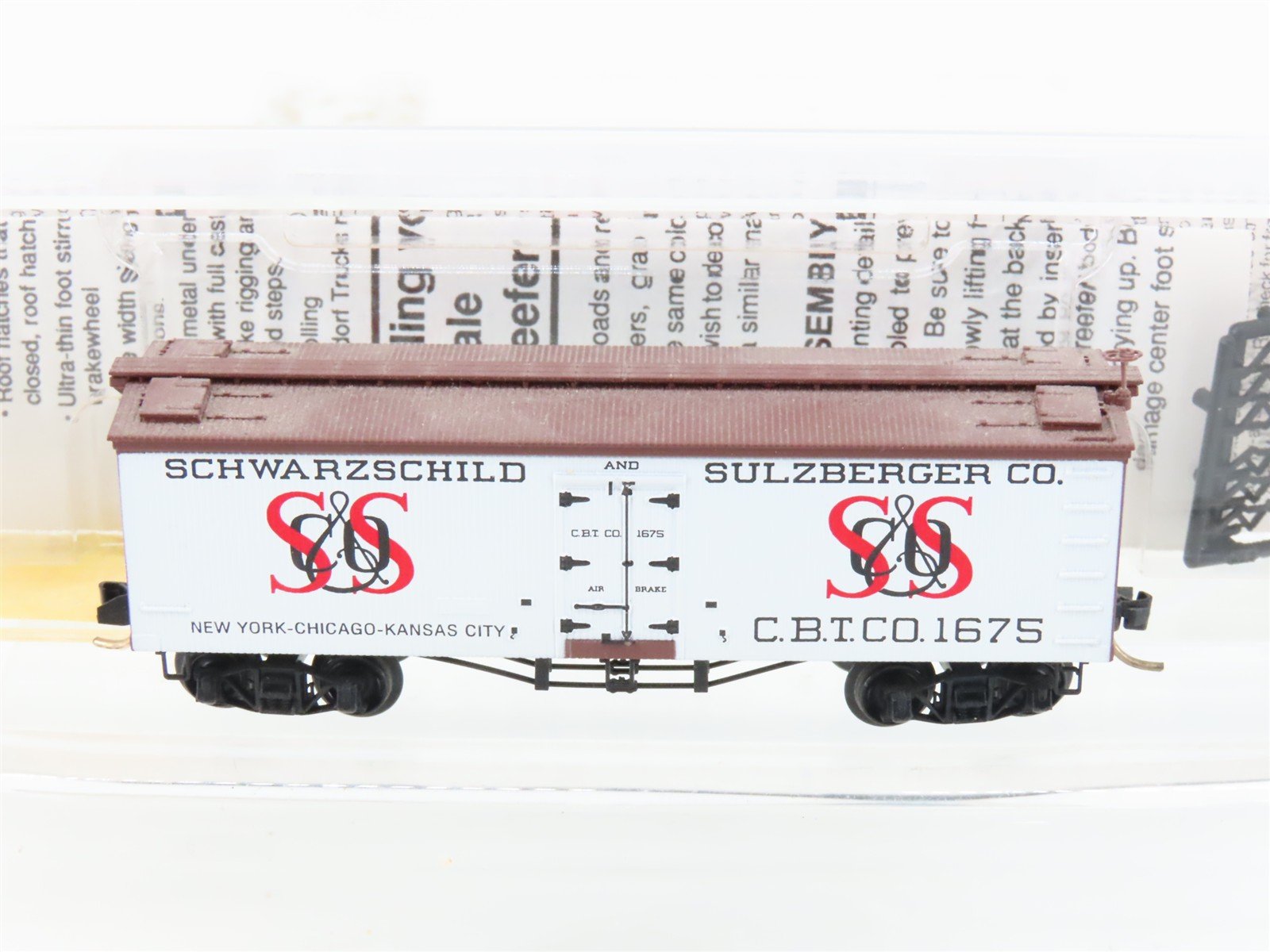 N Scale Micro-Trains MTL 58020 CBTCO Schwarzschild & Sulzberger 36' Reefer #1675