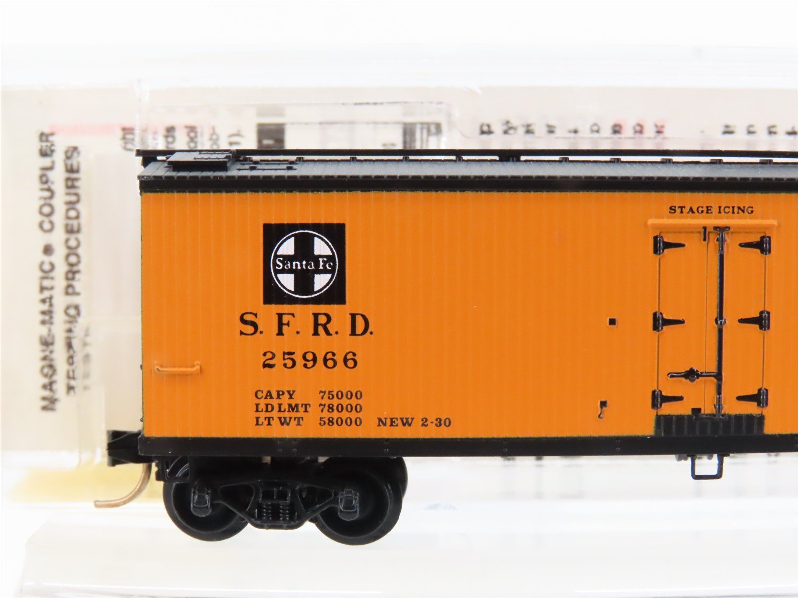 N Scale Micro-Trains MTL 47210 SFRD Santa Fe El Capitan 40' Wood Reefer #25966