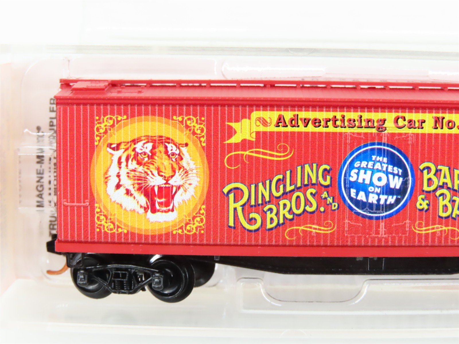 N Scale Micro-Trains MTL 04700400 Ringling Bros. Advertising Car #1 40' Reefer
