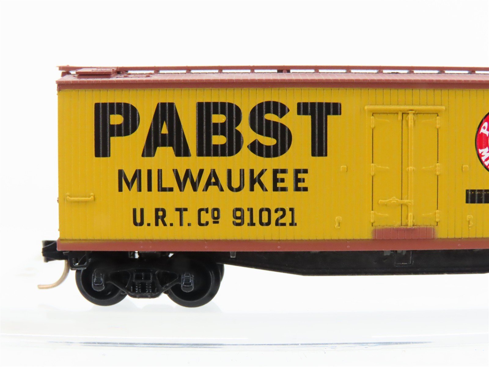 N Scale Micro-Trains MTL 49200 URTC Pabst Milwaukee 40' Wood Reefer #91021
