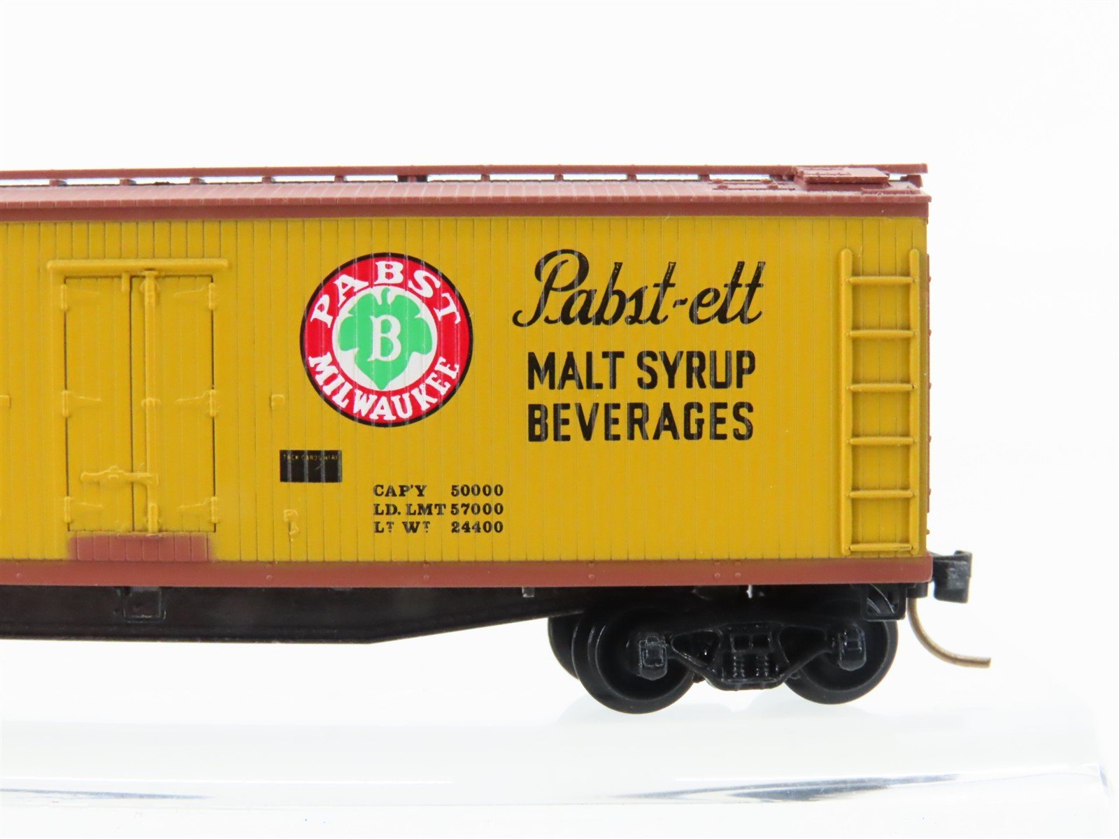 N Scale Micro-Trains MTL 49200 URTC Pabst Milwaukee 40' Wood Reefer #91021