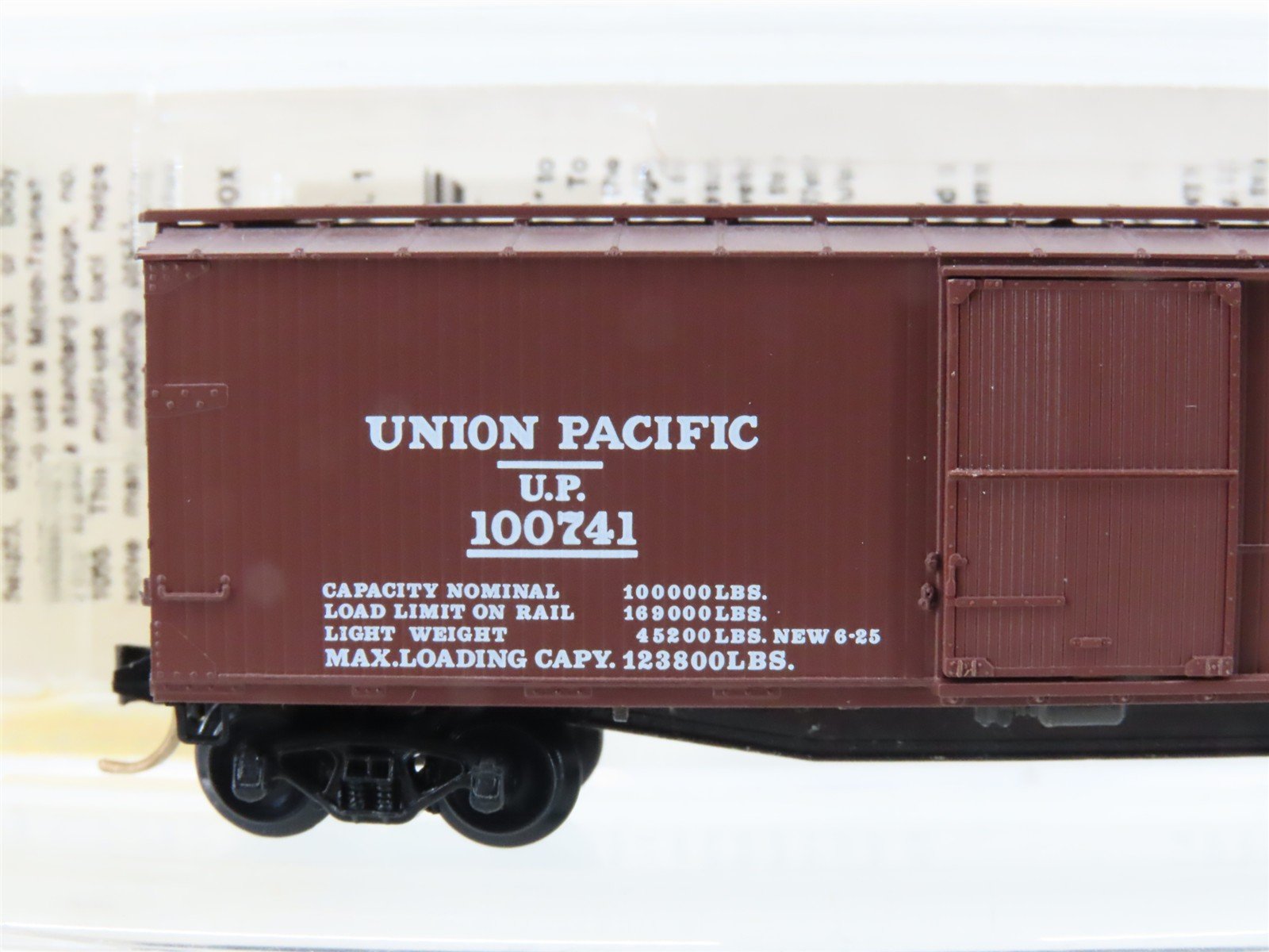 N Scale Micro-Trains MTL 39010 UP Union Pacific Overland 40' Box Car #100741