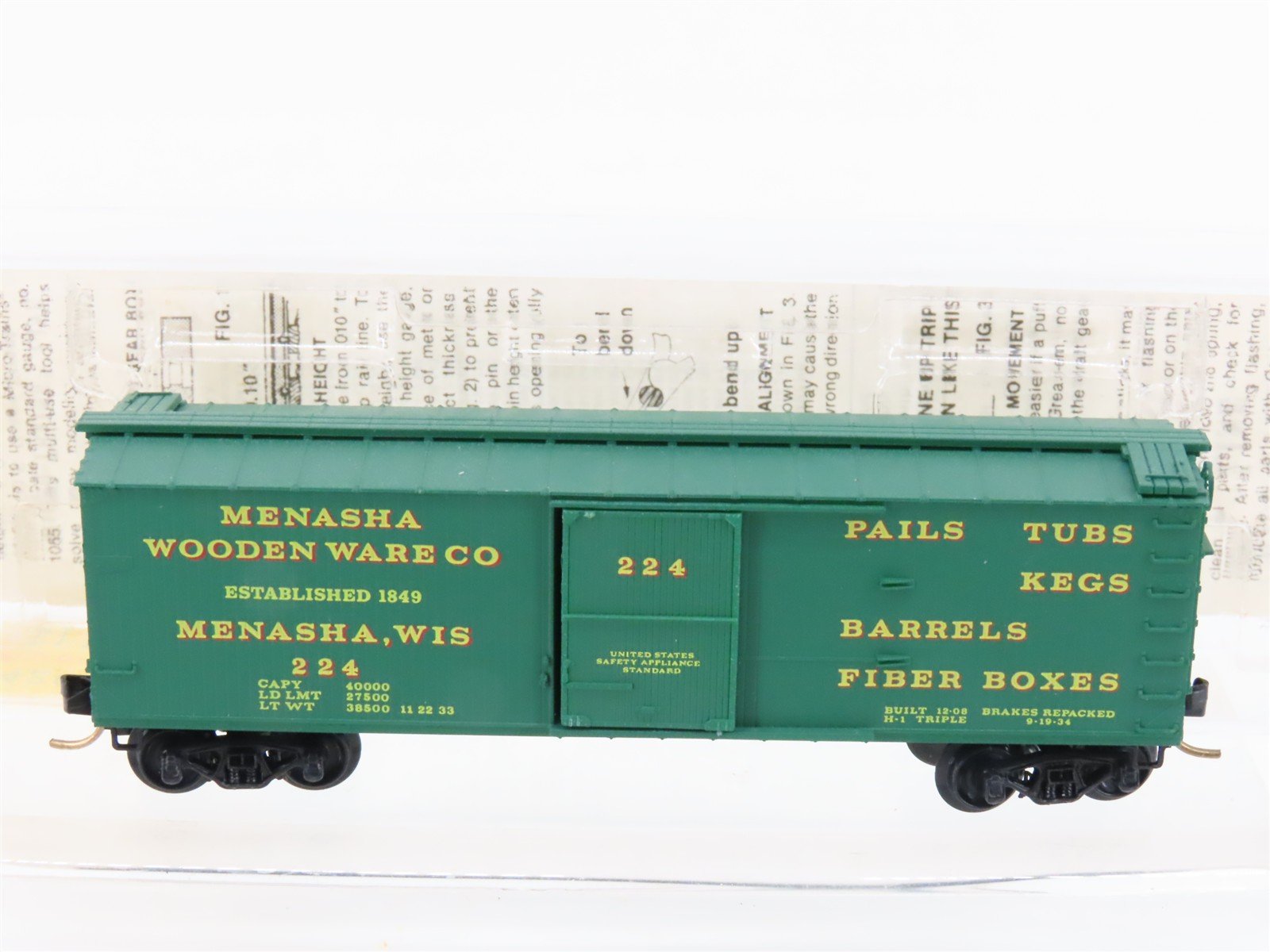 N Scale Micro-Trains MTL 42040 Menasha Woodenware 40' Single Door Box Car #224