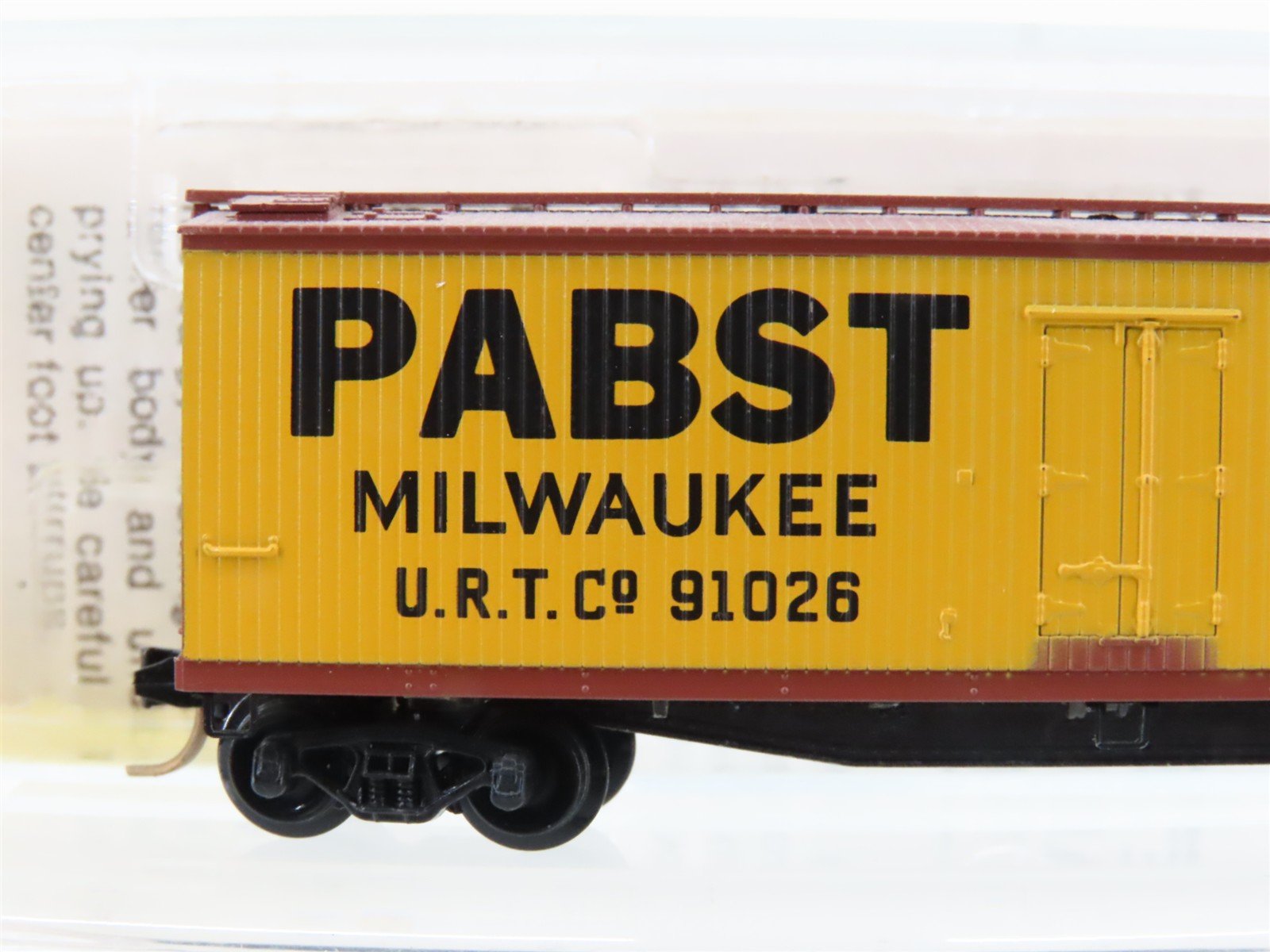 N Scale Kadee Micro-Trains MTL 49200 URTC Pabst Milwaukee 40' Wood Reefer #91026
