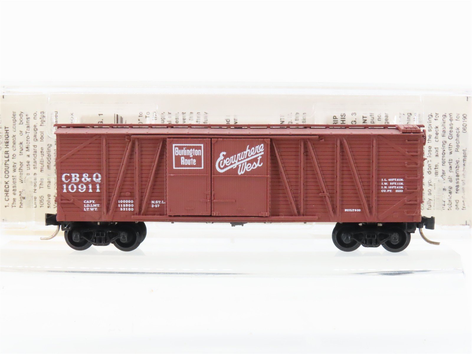 N Scale Micro-Trains MTL 29060 CB&Q Burlington Route 40' Box Car #10911