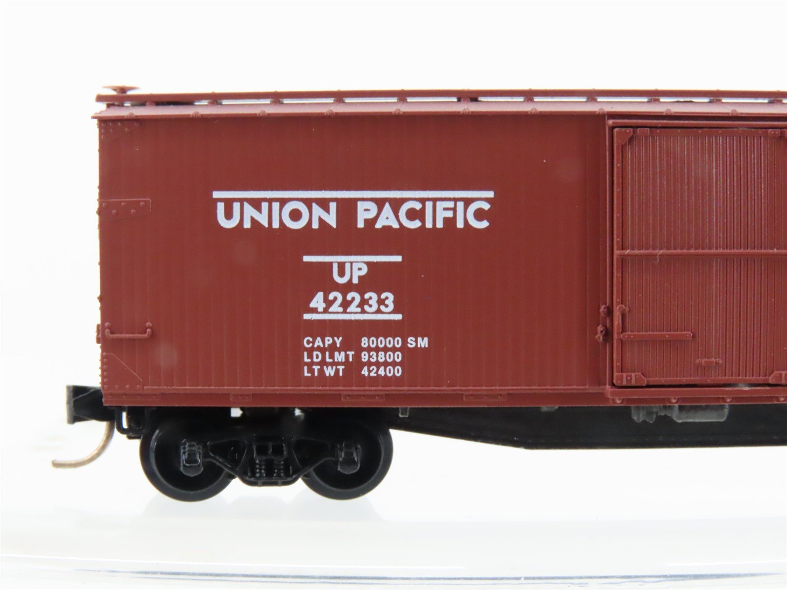 N Scale Micro-Trains MTL 39010 UP Union Pacific Streamliners 40' Box Car #42233