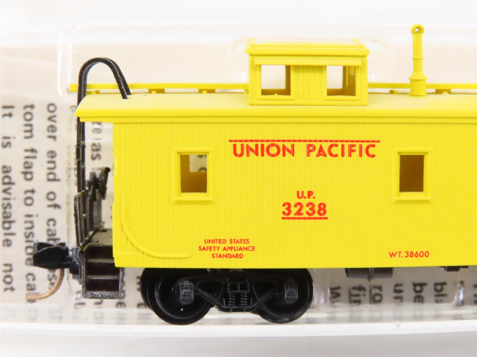 N Scale Kadee Micro-Trains MTL 50010 UP Union Pacific 34' Caboose #3238