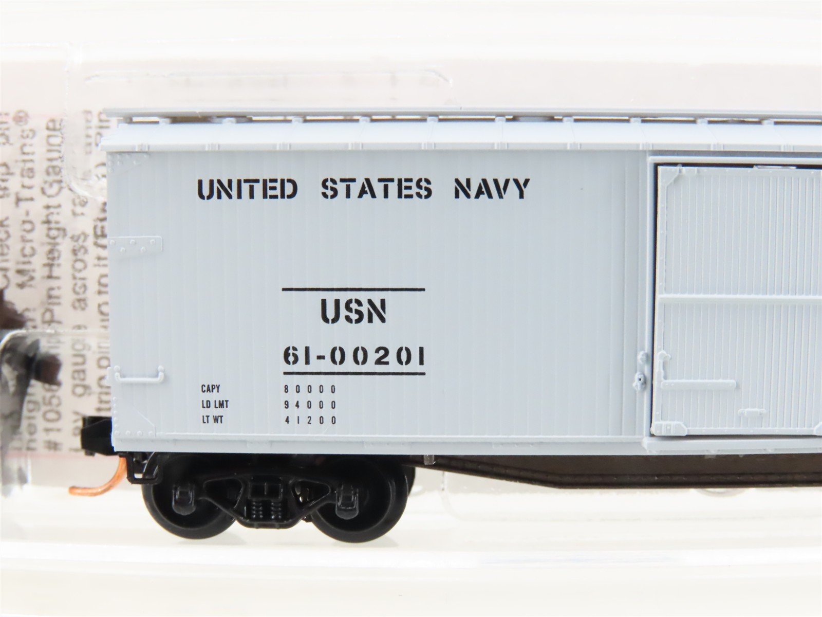 N Scale Micro-Trains MTL 04200050 USN United States Navy 40' Box Car #61-00201