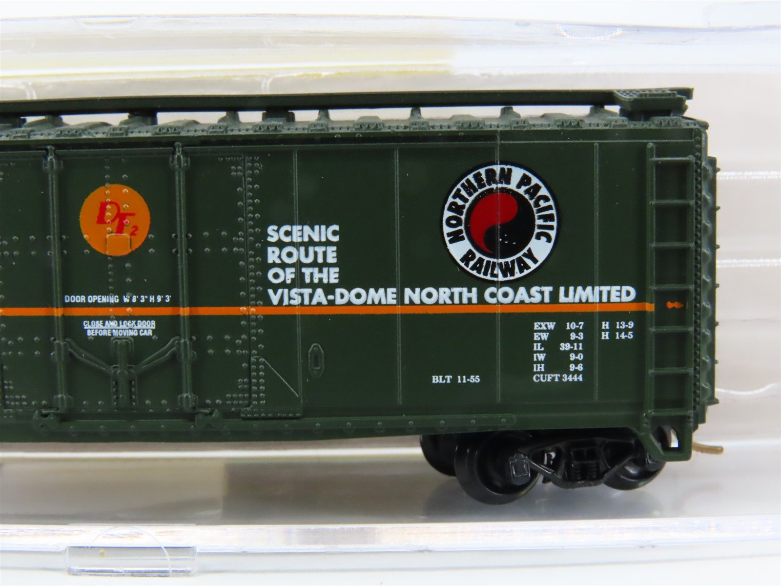 N Scale Atlas 3332 NP Northern Pacific Railroad 40' Plug Door Box Car #98663