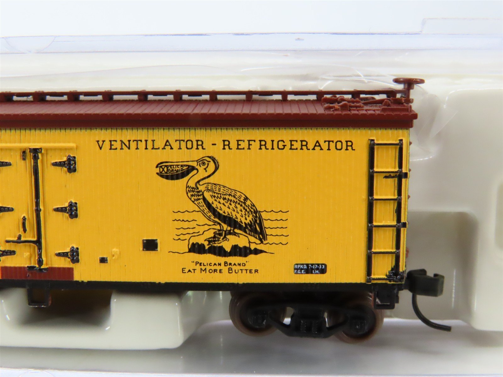 N Scale Atlas 41507 FCKX Pelican Brand 40' Reefer #6301