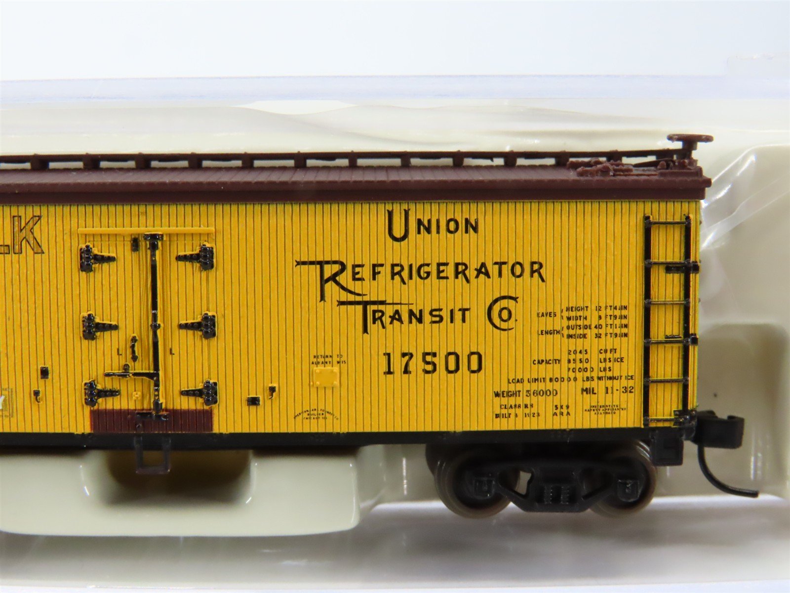 N Scale Atlas 41540 URTC Wilson's Milk 40' Wood Reefer #17500