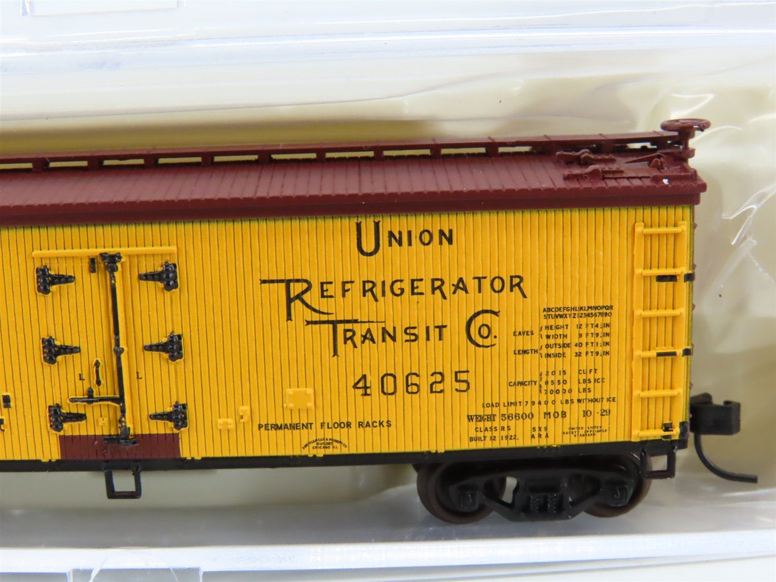 N Scale Atlas 50001756 URTC Wisconsin Canners Association 40' Wood Reefer #40625