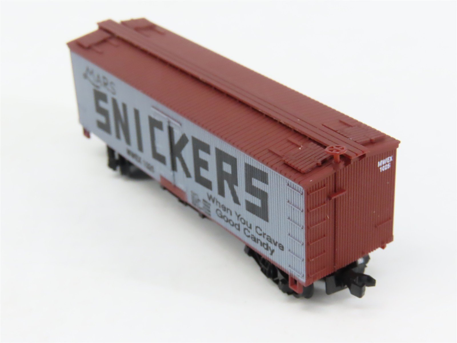 N Scale Roundhouse 8701 MWEX Mars Snickers 36' Old Timer Billboard Reefer #1025
