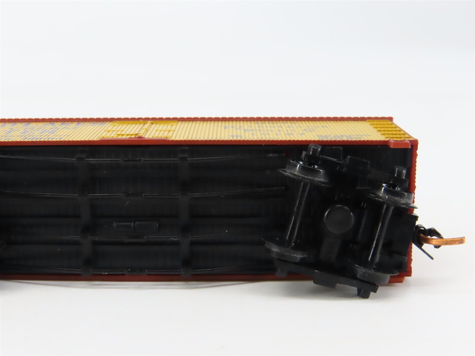 N Scale Roundhouse 8706 URTC Land O' Lakes Old Timer Billboard Reefer #10127