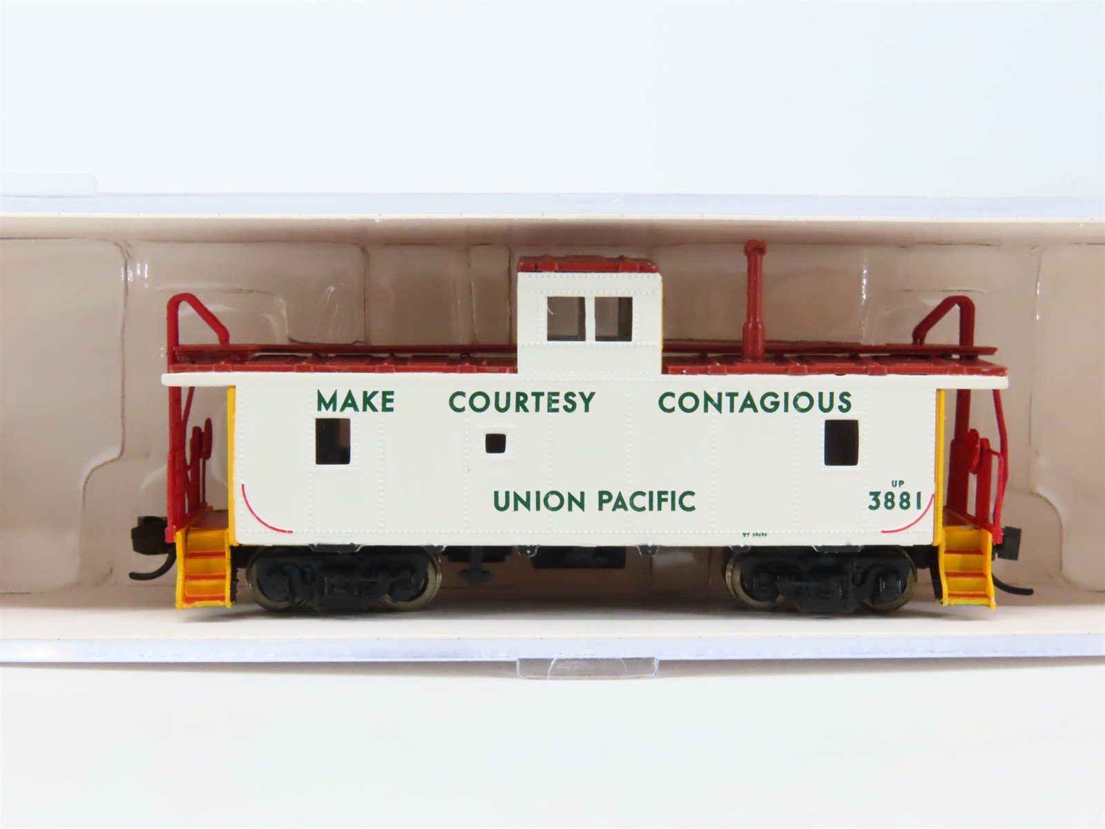N Scale Centralia Car Shops CCS6068-4* UP Union Pacific Railroad Caboose #3881
