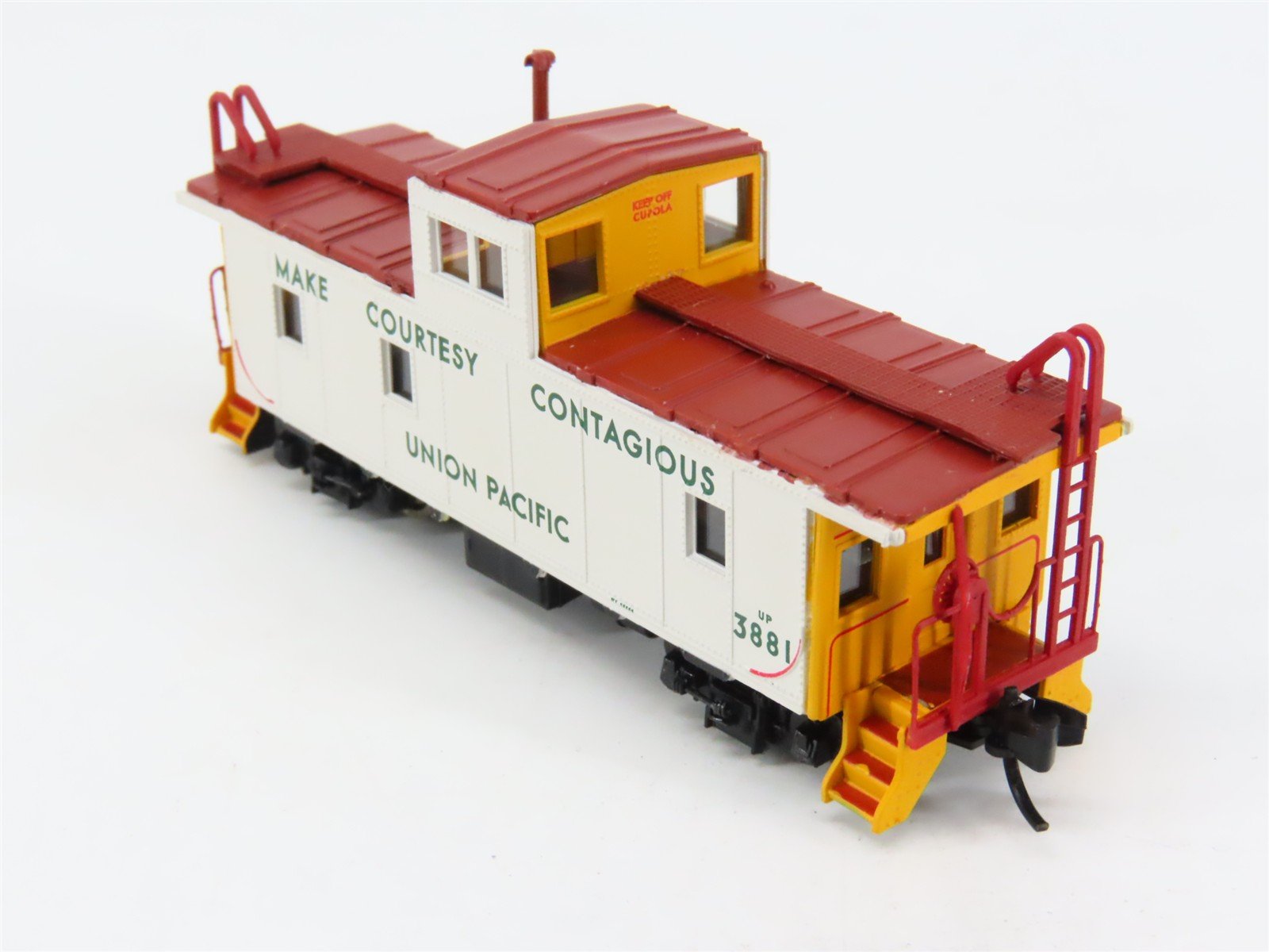 N Scale Centralia Car Shops CCS6068-4* UP Union Pacific Railroad Caboose #3881
