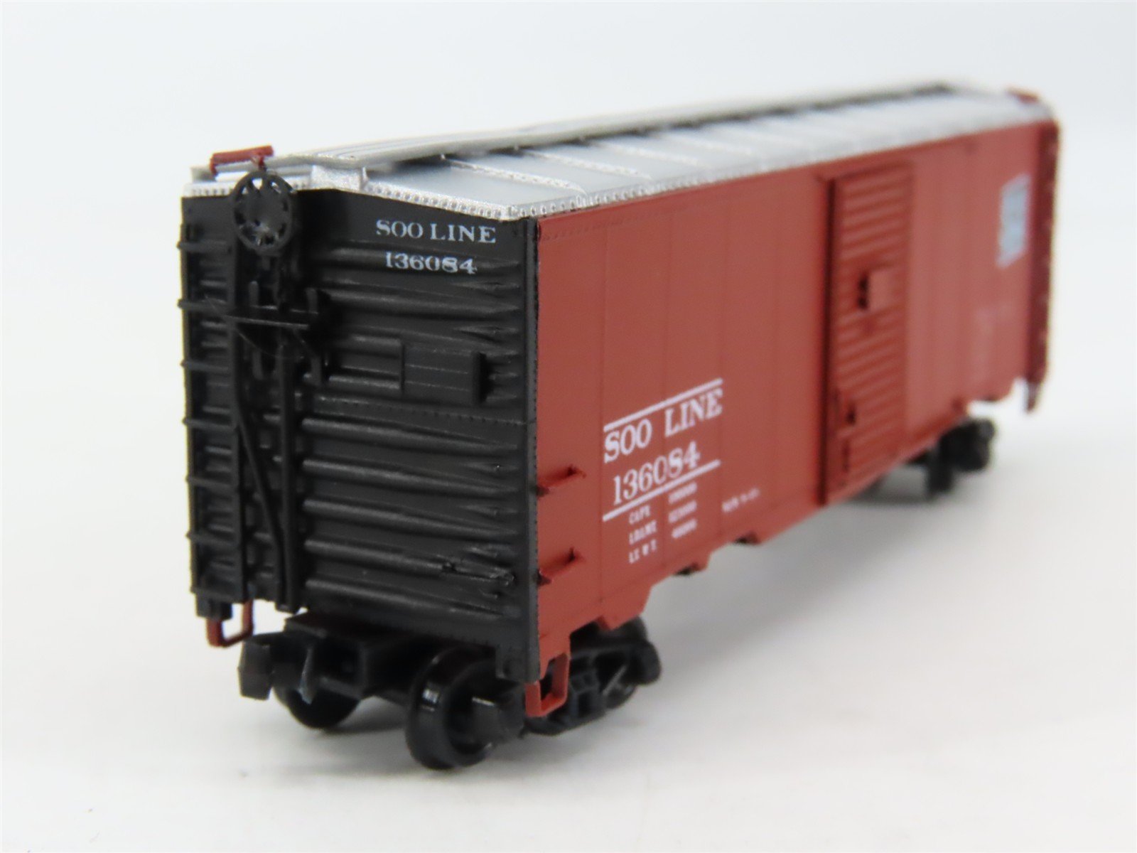 N Scale InterMountain 65728-05 SOO Line 40' Single Door Box Car #136084