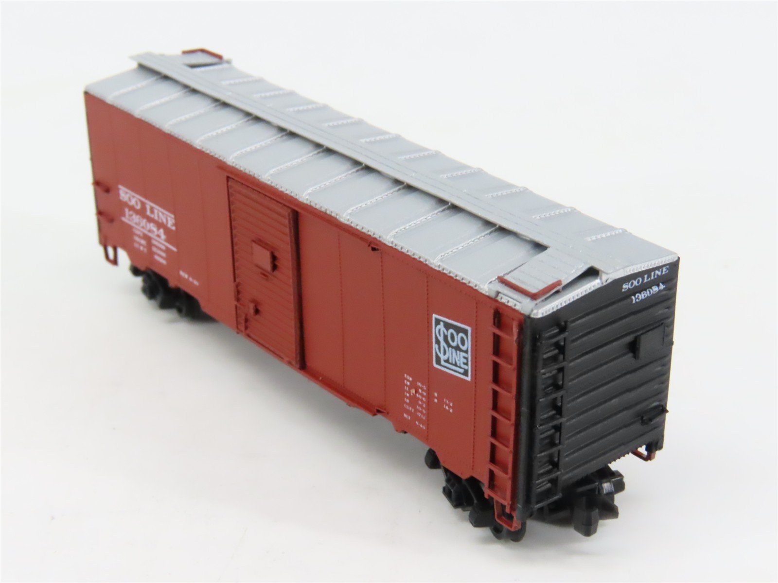 N Scale InterMountain 65728-05 SOO Line 40' Single Door Box Car #136084