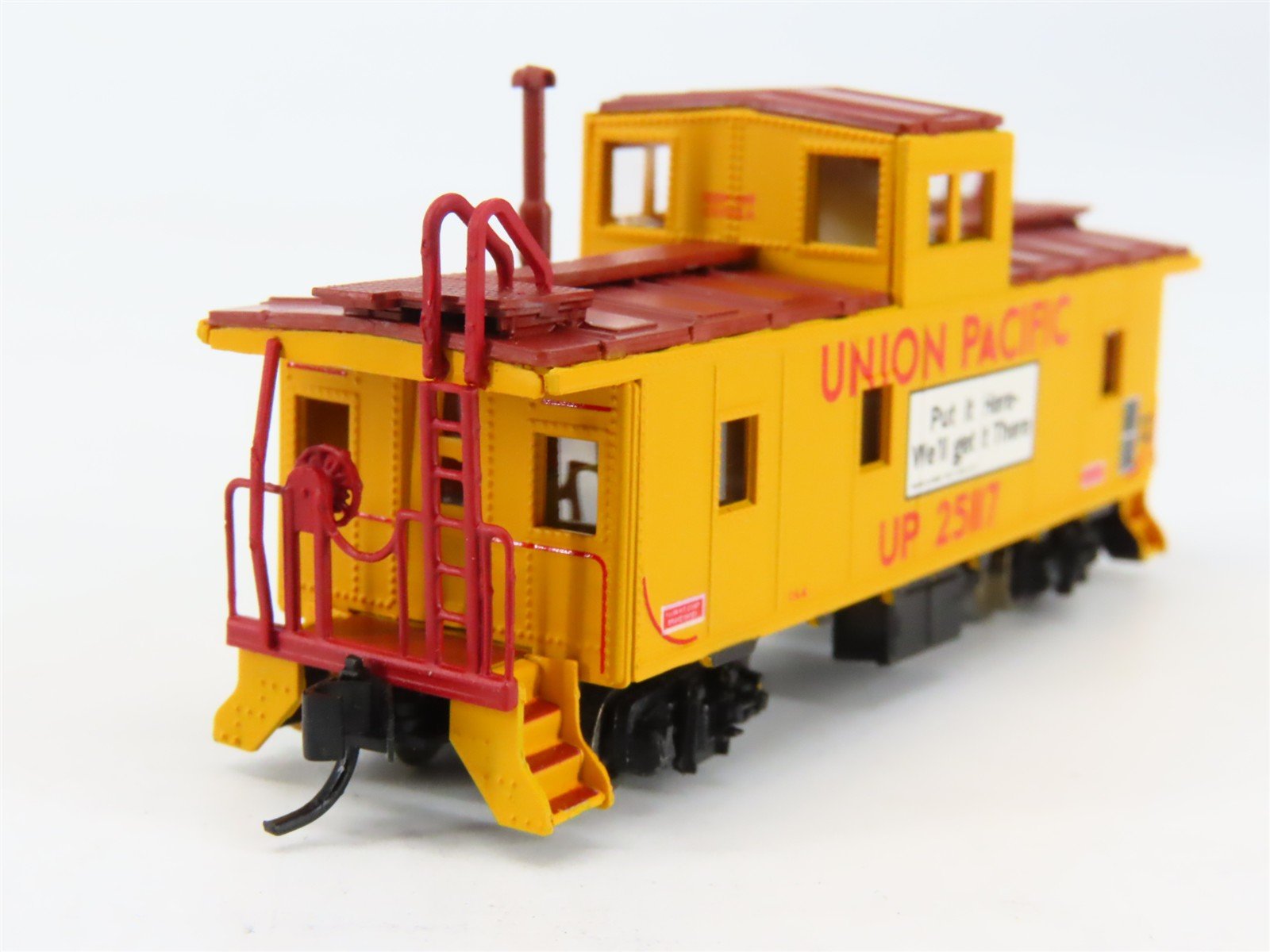 N Scale Centralia Car Shops CCS6065-03 UP Union Pacific Railroad Caboose #25117