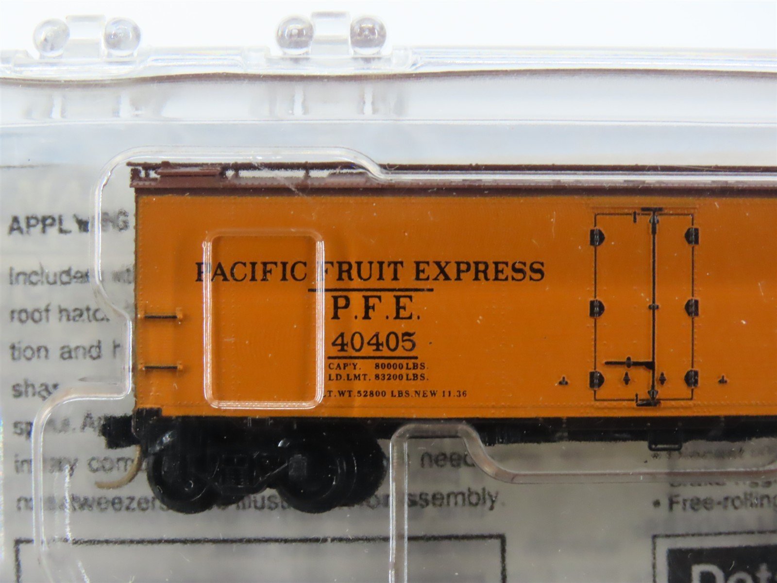 N Scale Micro-Trains MTL 59012 PFE Pacific Fruit Express 40' Reefers 3-Pack