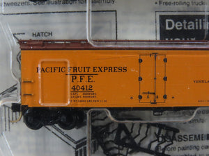 N Scale Micro-Trains MTL 59012 PFE Pacific Fruit Express 40' Reefers 3-Pack