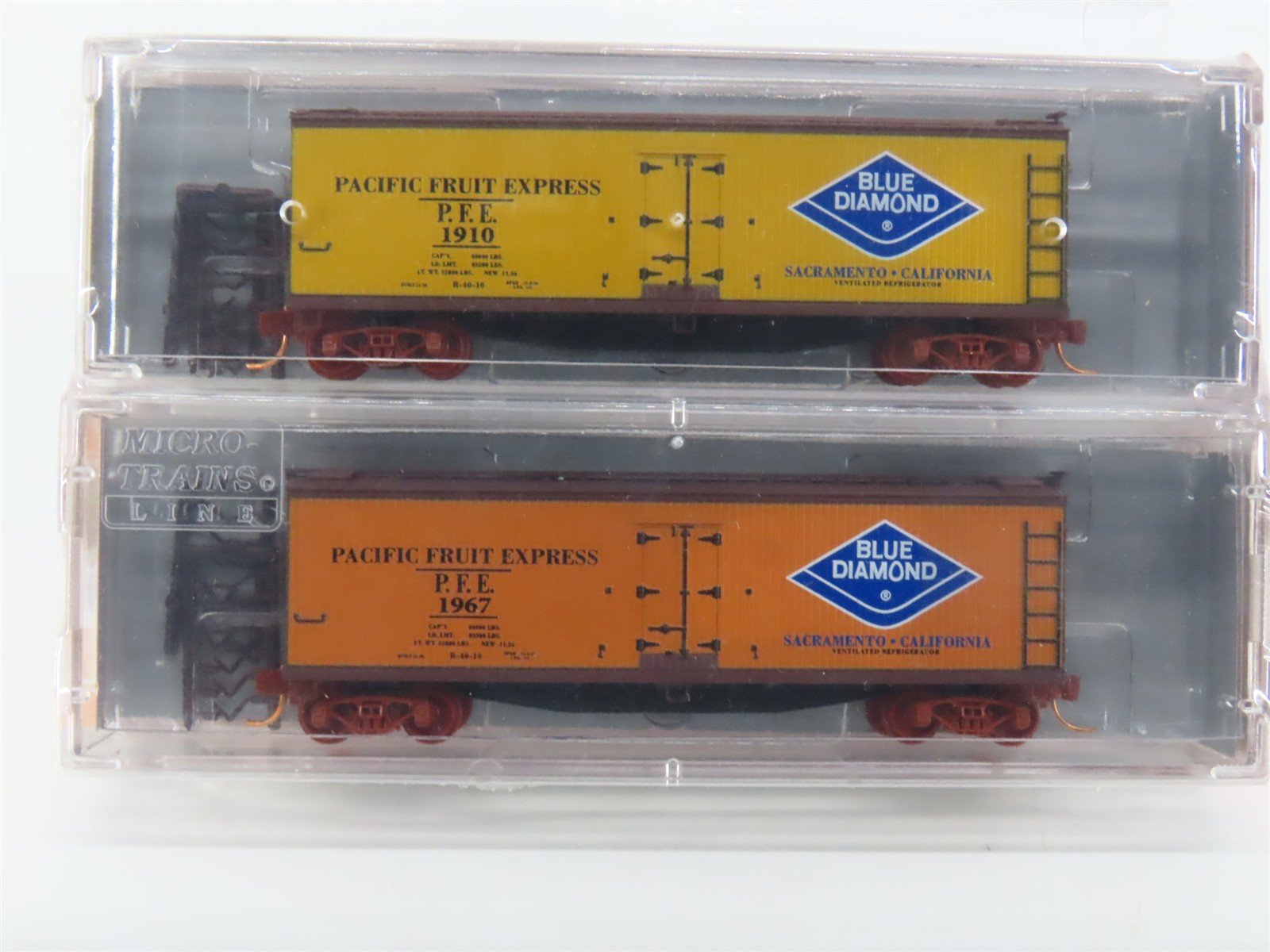 N Scale Micro-Trains MTL NSE 15-117 PFE Blue Diamond Reefer 2-Pack Sealed