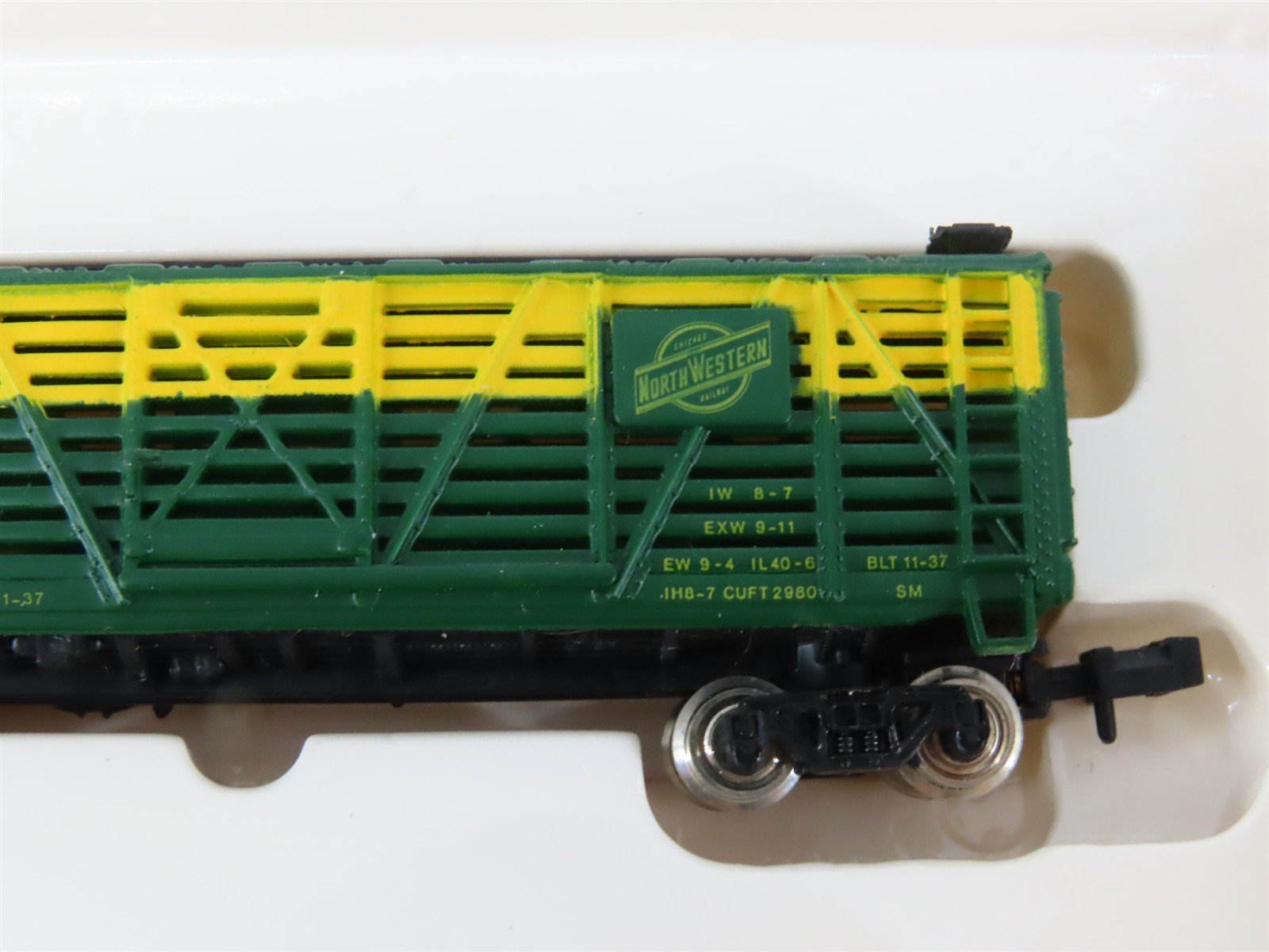 LOT of 2 N Scale Bachmann 53-1015-31 CNW Chicago Northwestern Stock Cars #14311