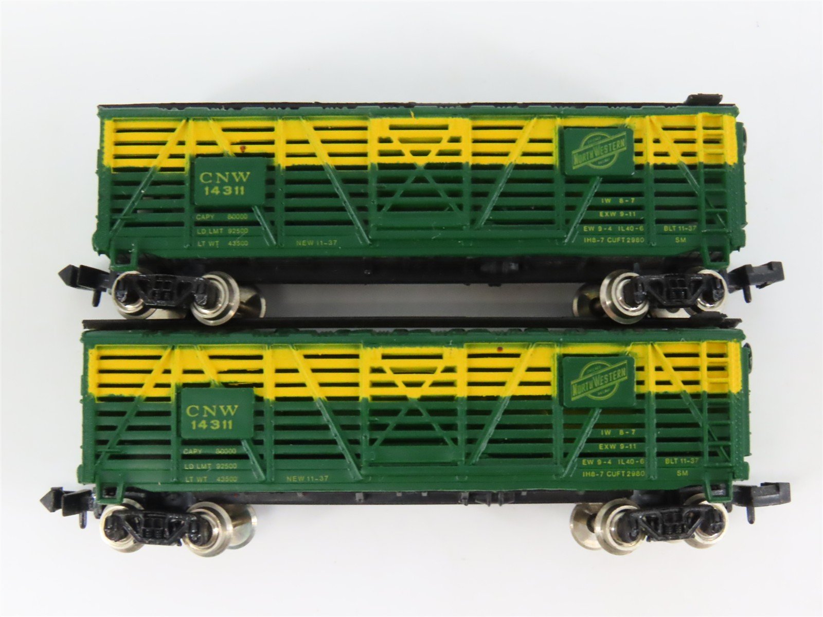 LOT of 2 N Scale Bachmann 53-1015-31 CNW Chicago Northwestern Stock Cars #14311