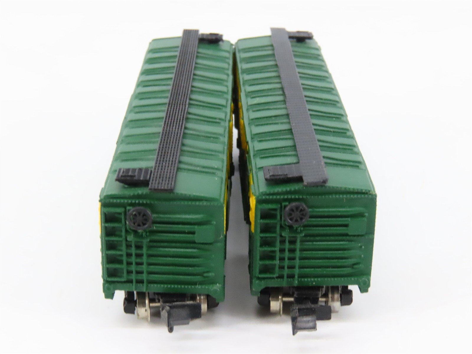 LOT of 2 N Scale Bachmann 53-1015-31 CNW Chicago Northwestern Stock Cars #14311