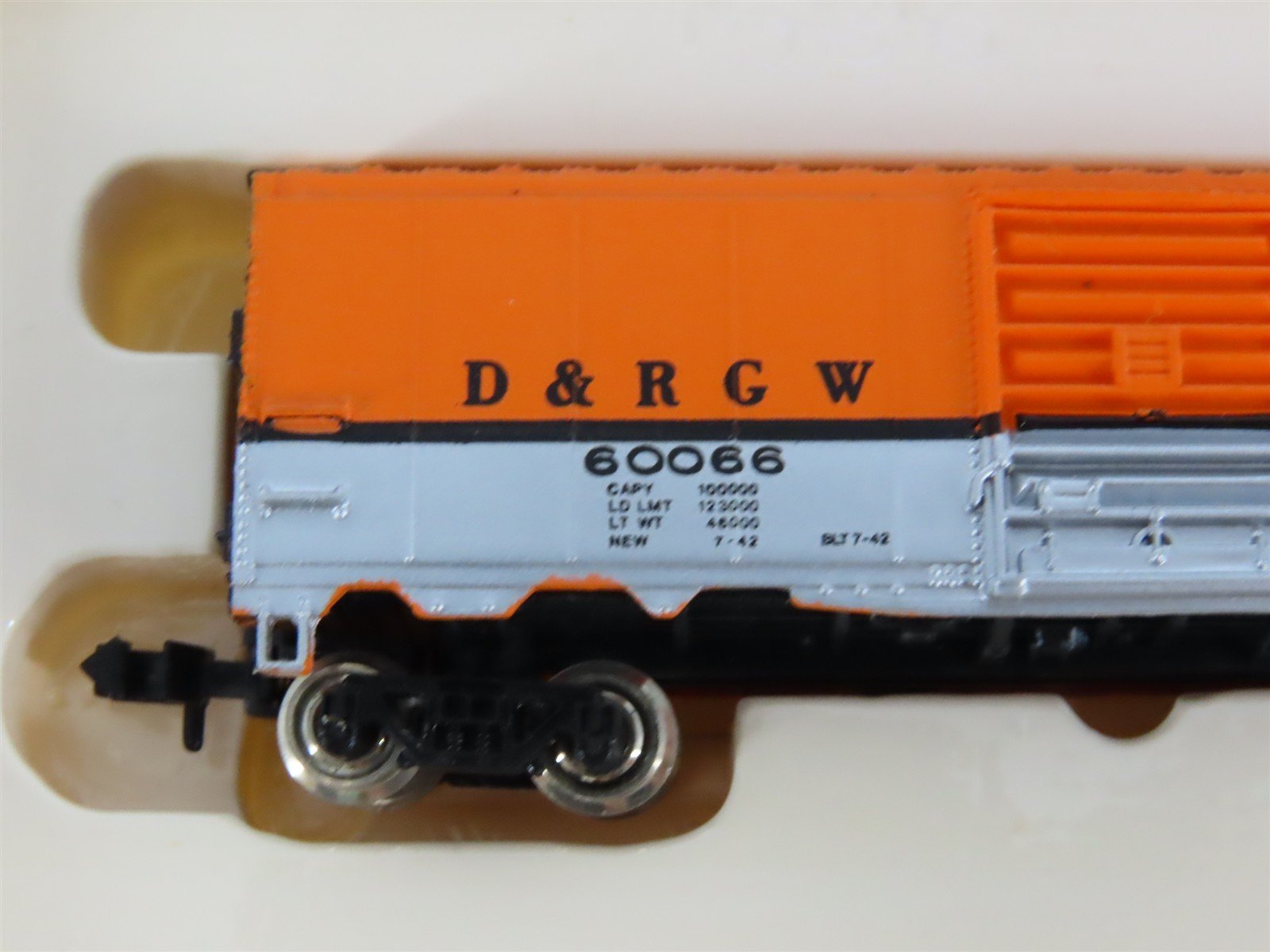LOT of 2 N Scale Bachmann 53-1000-69 D&RGW Rio Grande 41' Steel Box Car #60066