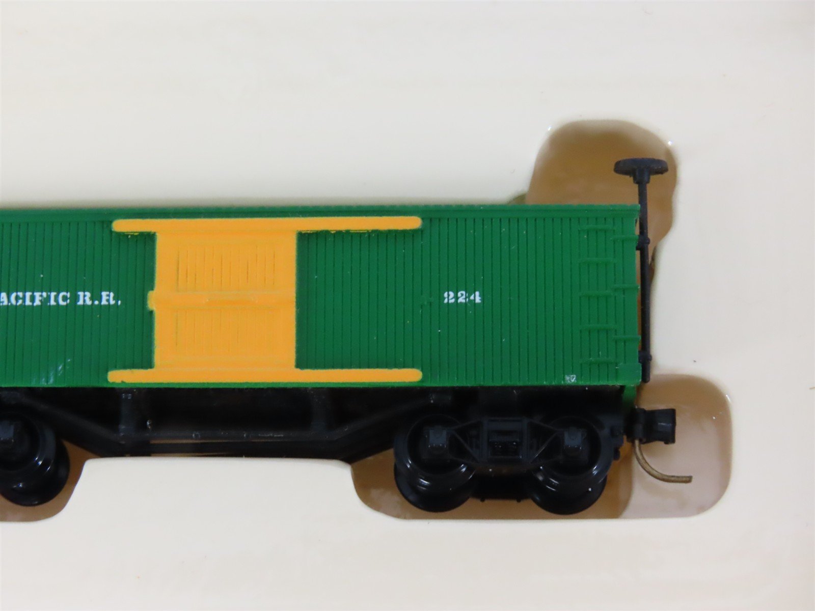 LOT of 3 N Bachmann Old Timers CPRR Central Pacific Caboose, Box Car, & Gondola