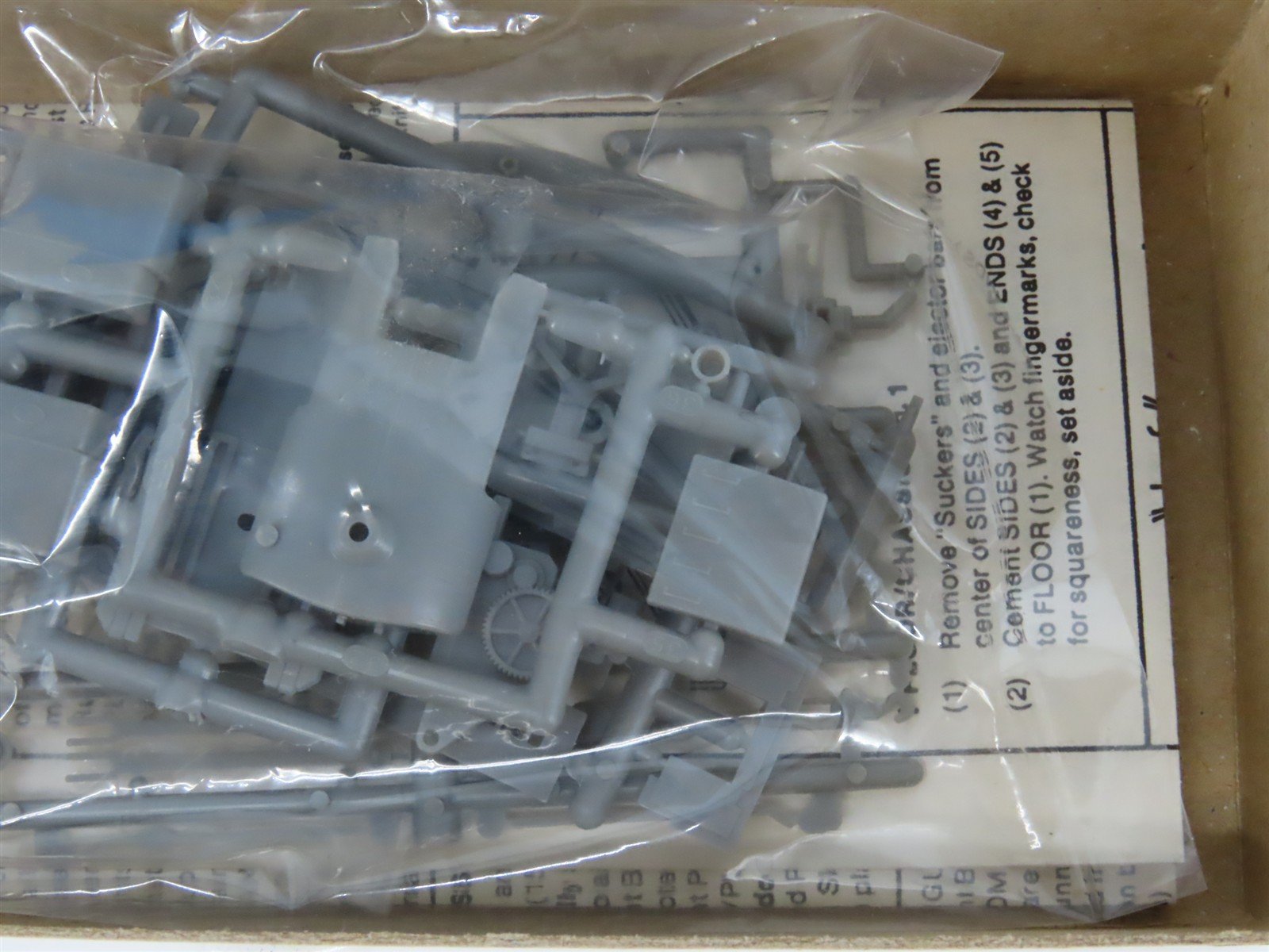 N Dimi-Trains Kit 1102 Undecorated 120 Ton Industrial Brownhoist Wrecking Crane
