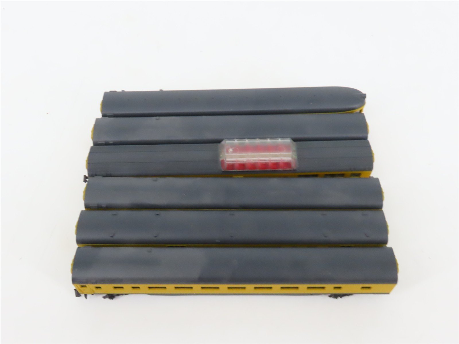 LOT of 6 N Scale Con-Cor UP Painted Scheme Obs/Coach/Baggage Passenger Cars