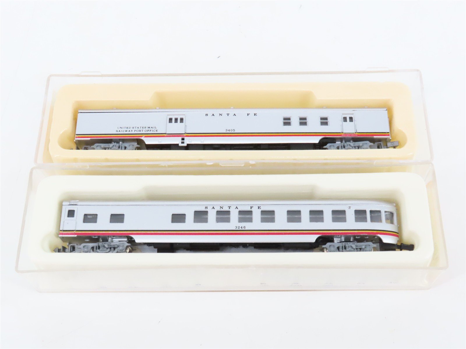 LOT of 9 N Scale Con-Cor ATSF Santa Fe Baggage/Dome/Obs/Coach Passenger Cars