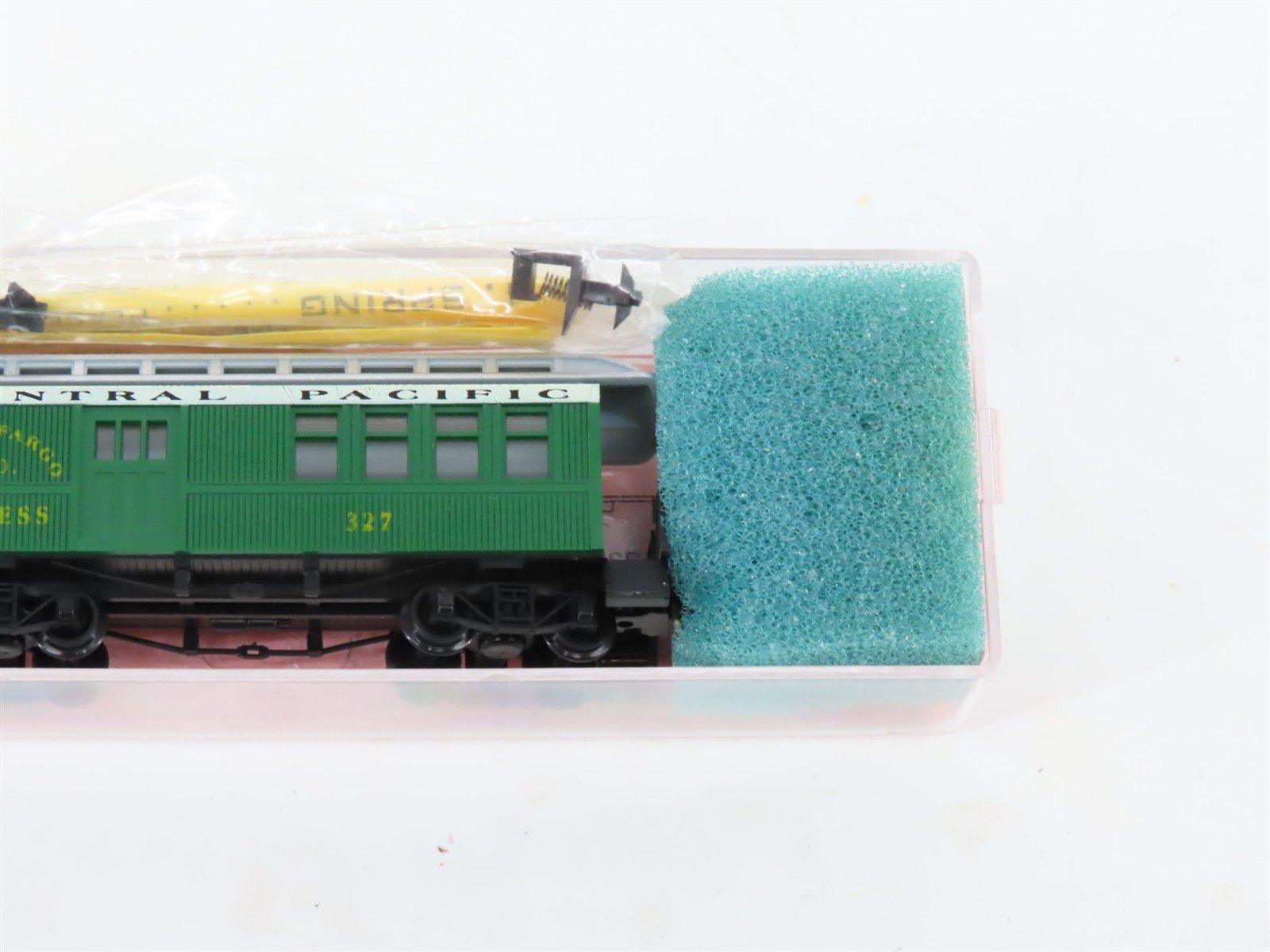 N Scale Roundhouse 8523 CP Central Pacific 34' Overton Passenger Car #327