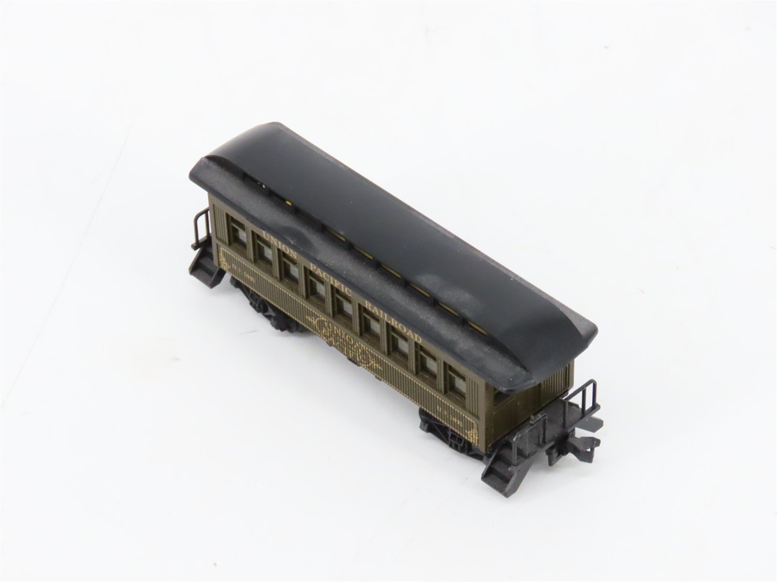 N Roundhouse 8510 UP Union Pacific 34' Overton Business Passenger Car #1009