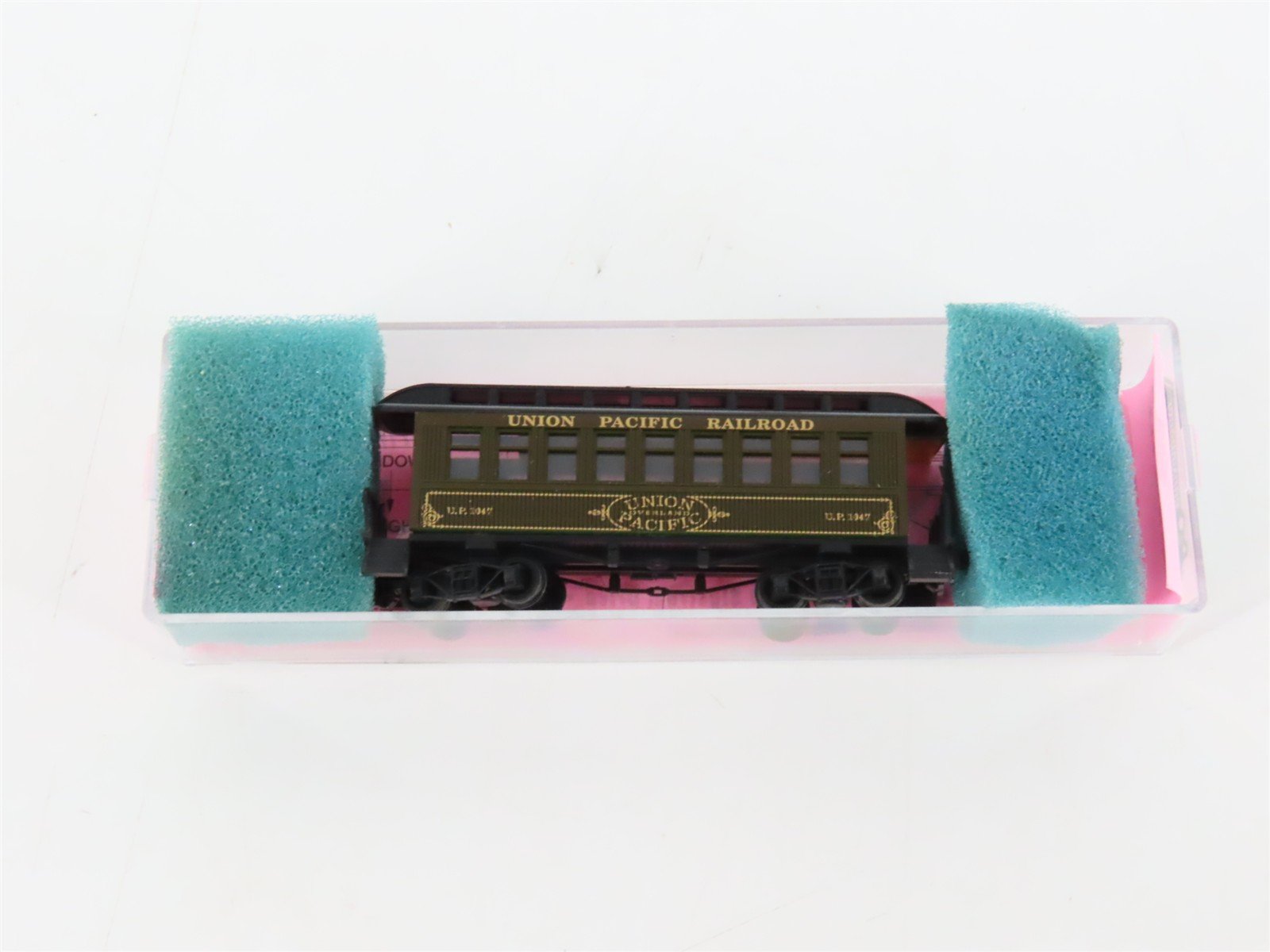 N Roundhouse 8510 UP Union Pacific 34' Overton Business Passenger Car #1009