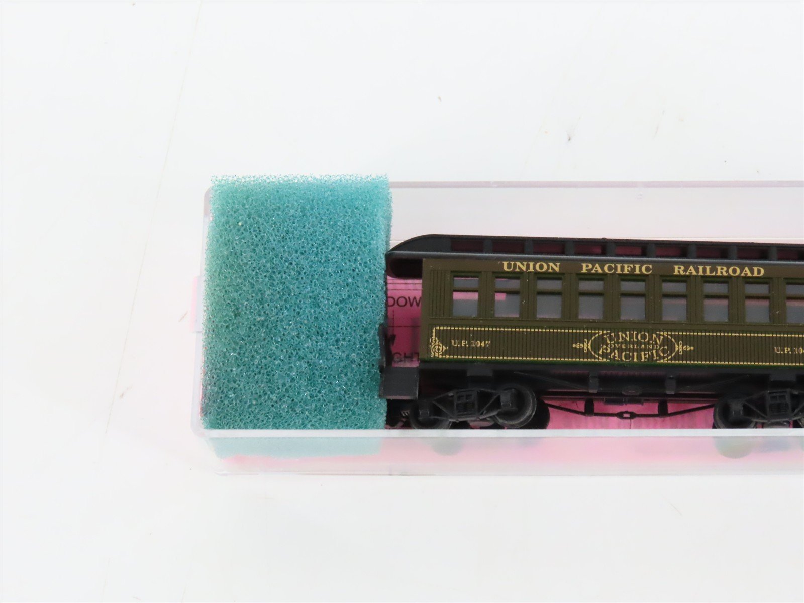 N Roundhouse 8510 UP Union Pacific 34' Overton Business Passenger Car #1009
