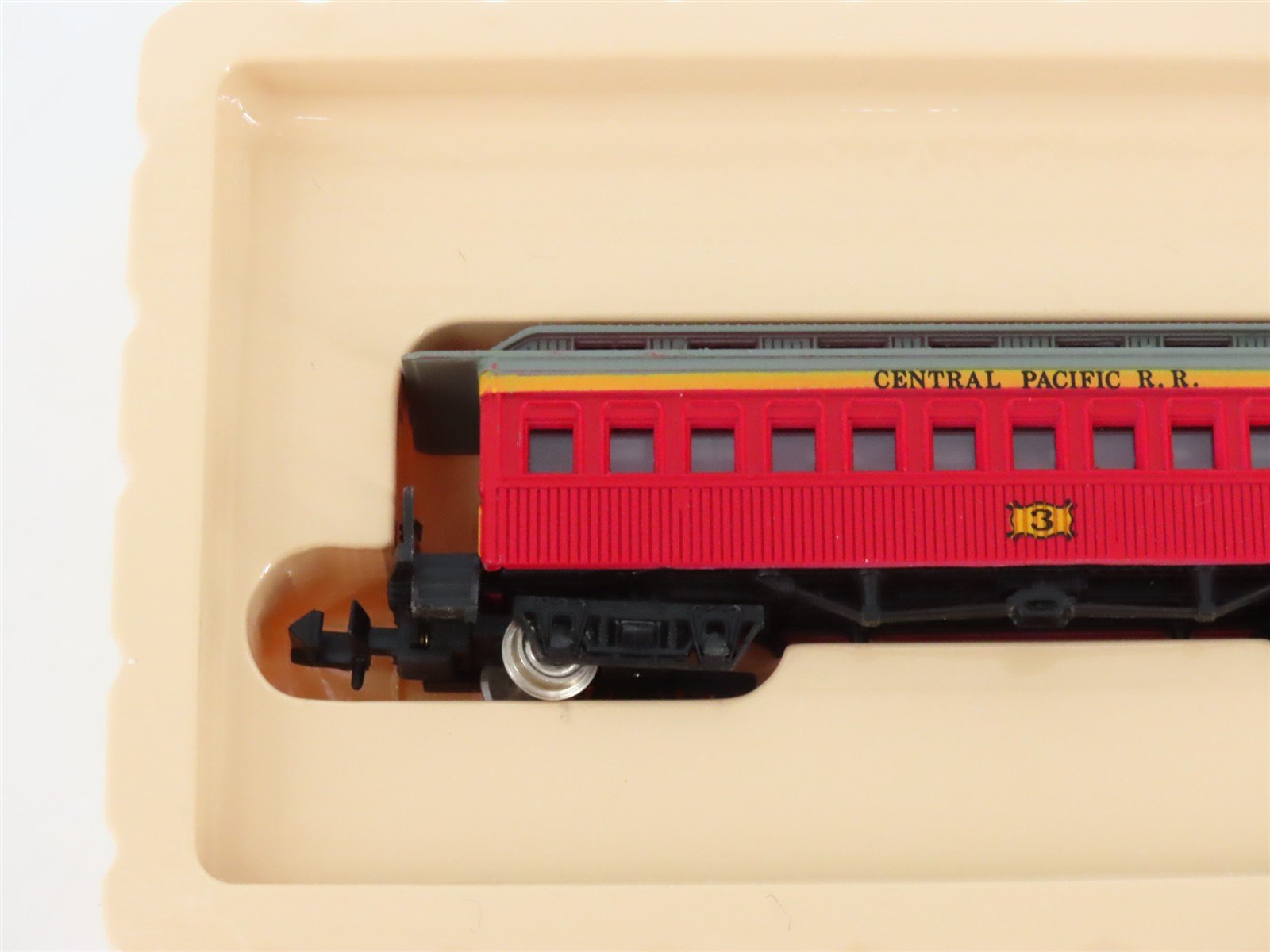 N Scale Bachmann 53-1056-24 CP Central Pacific Old Time Coach Passenger Car
