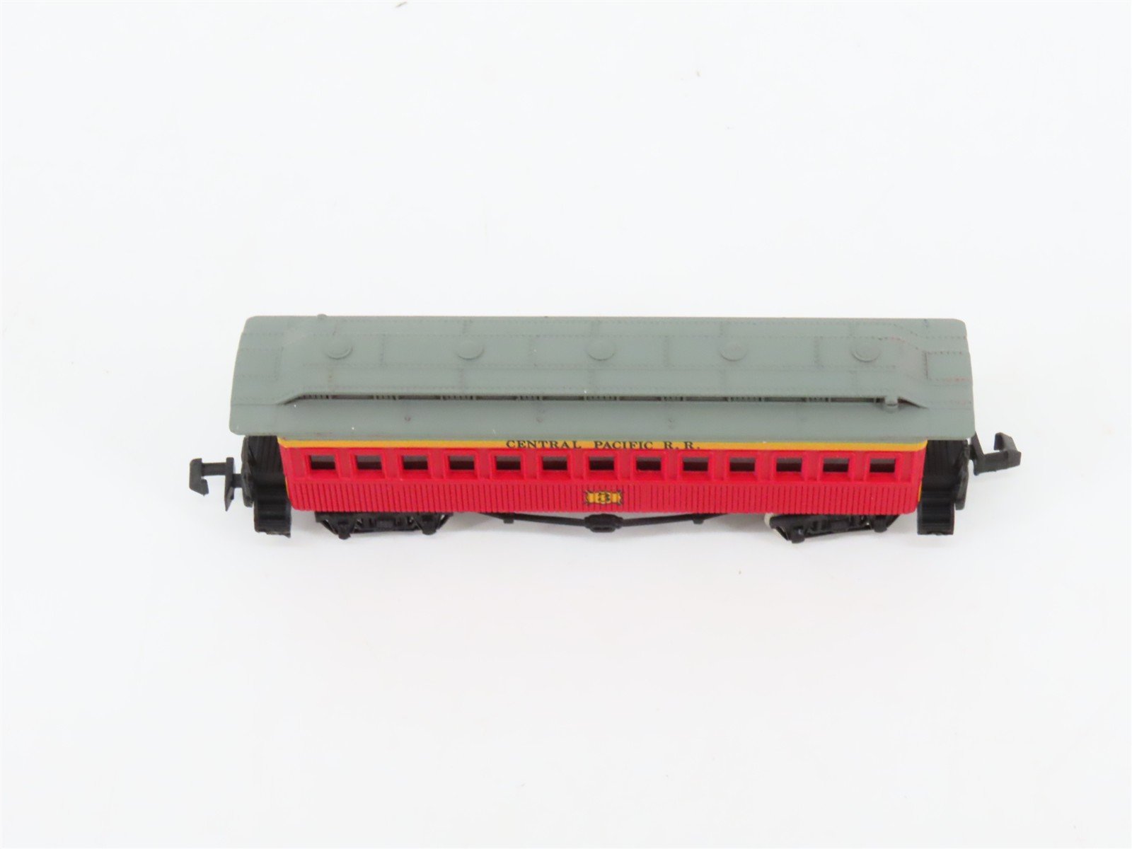 N Scale Bachmann 53-1056-24 CP Central Pacific Old Time Coach Passenger Car
