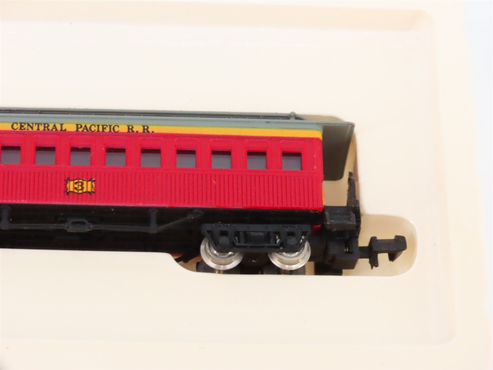 N Scale Bachmann 53-1056-24 CP Central Pacific Old Time Coach Passenger Car