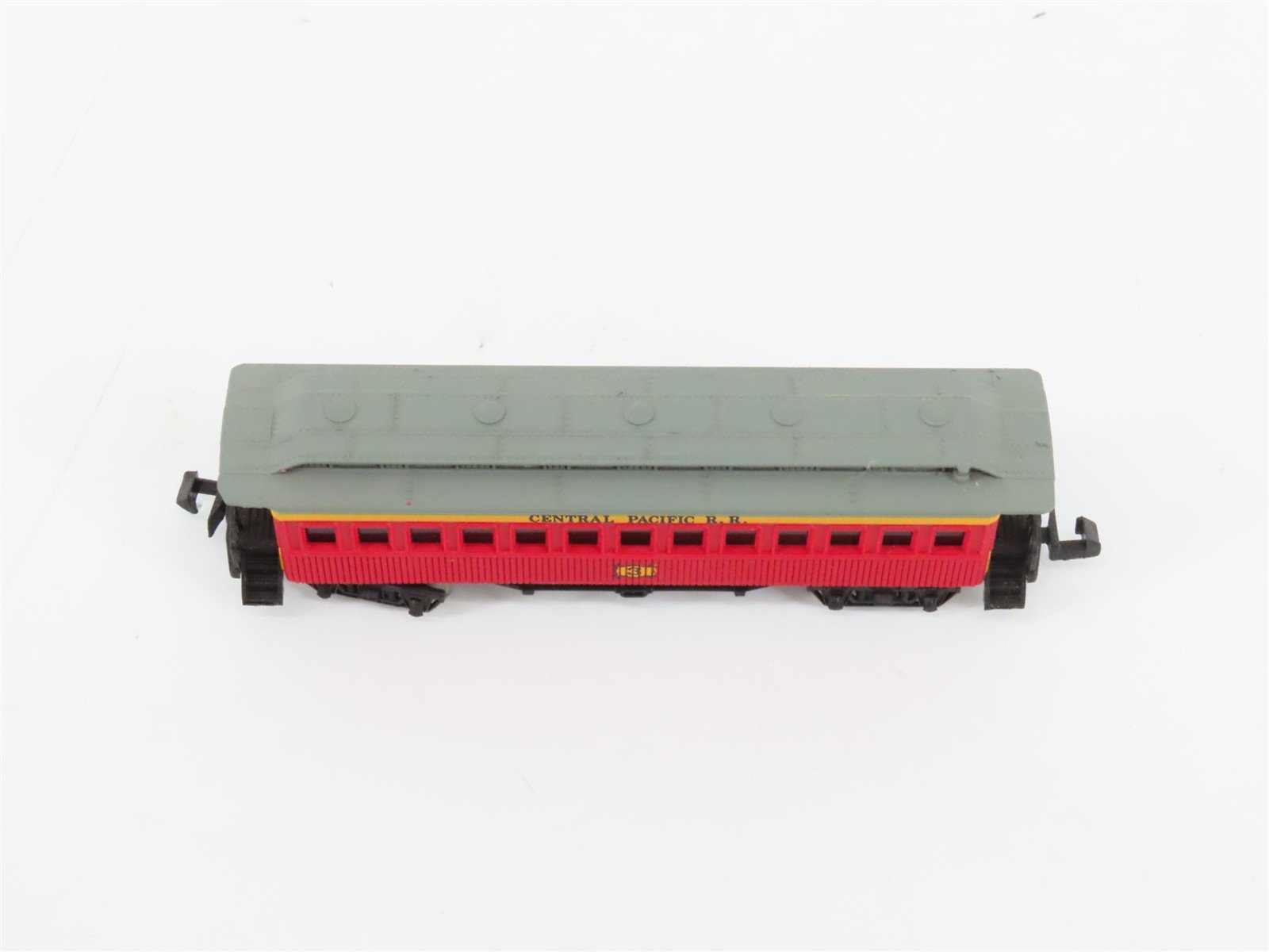 N Scale Bachmann 53-1056-24 CP Central Pacific Old Time Coach Passenger Car
