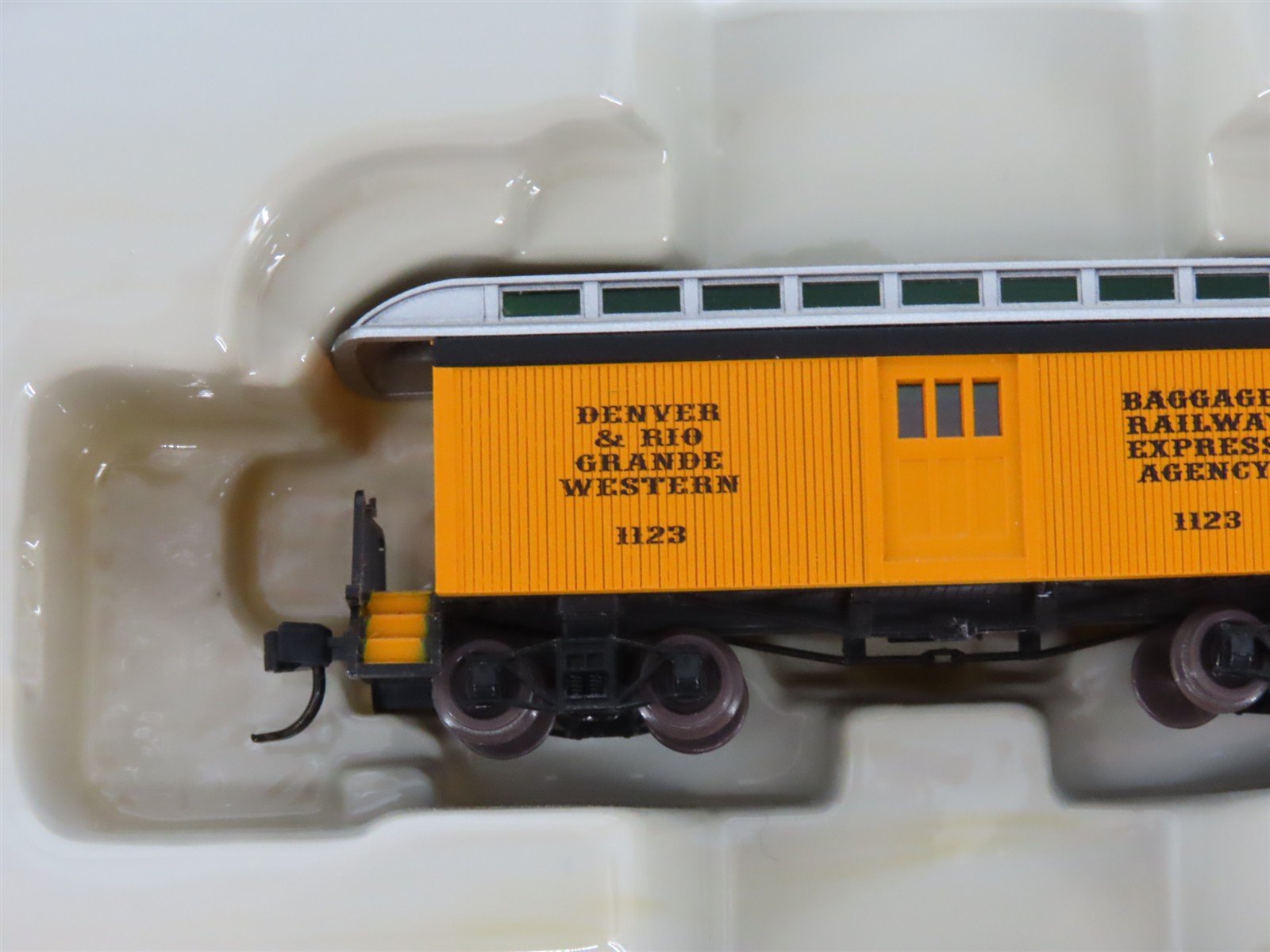 N Scale Athearn 11023 DRGW Rio Grande Overton Passenger 4-Car Set