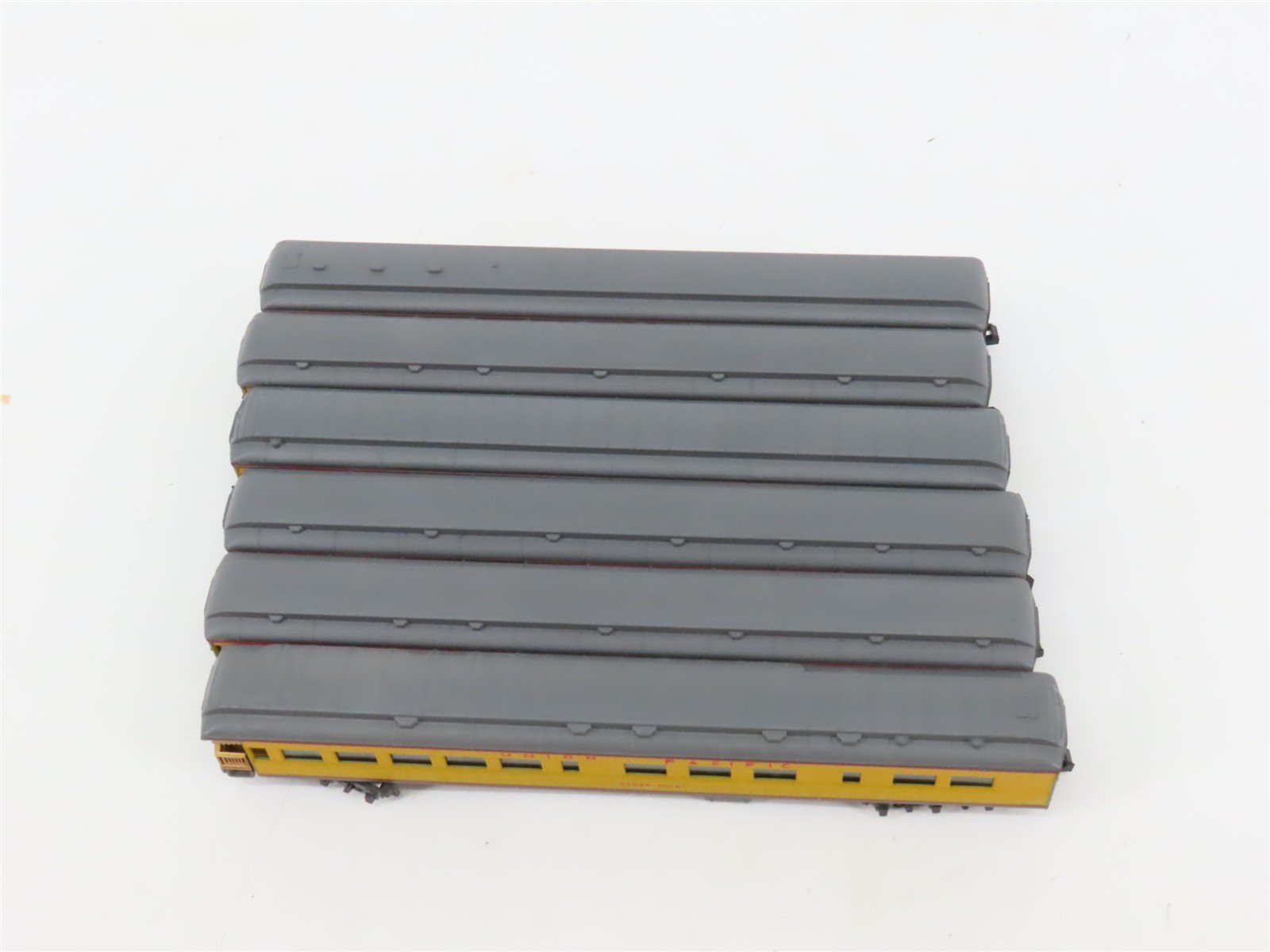 N Scale Con-Cor 0003-570013 UP Union Pacific Heavyweight Passenger 6-Car Set