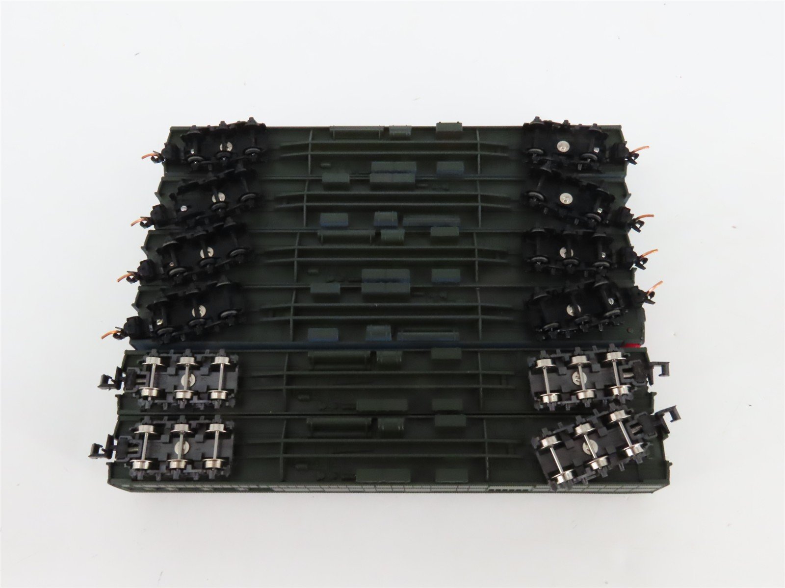 N Scale Con-Cor 0003-570000 Undecorated Heavyweight Passenger 6-Car Set