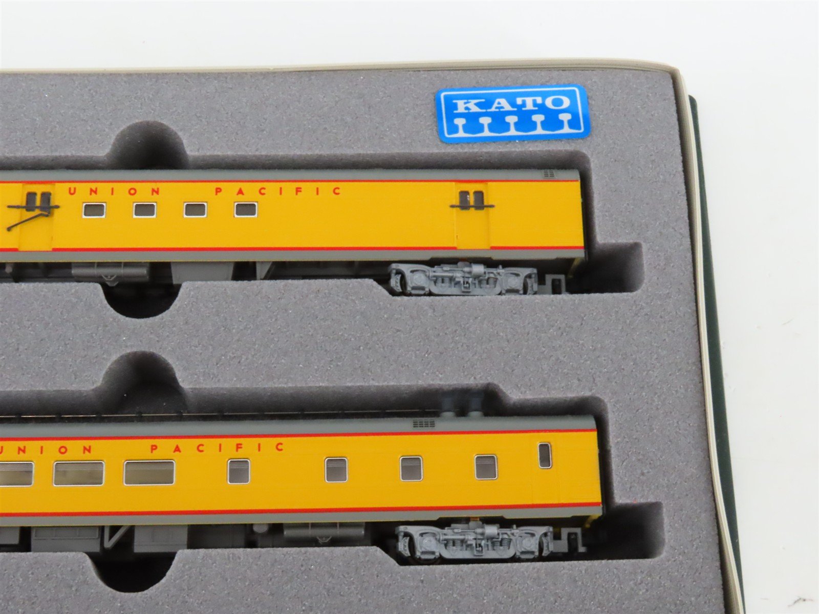 N Scale Kato 106-014 UP Union Pacific Smooth Side Passenger 6-Car Set