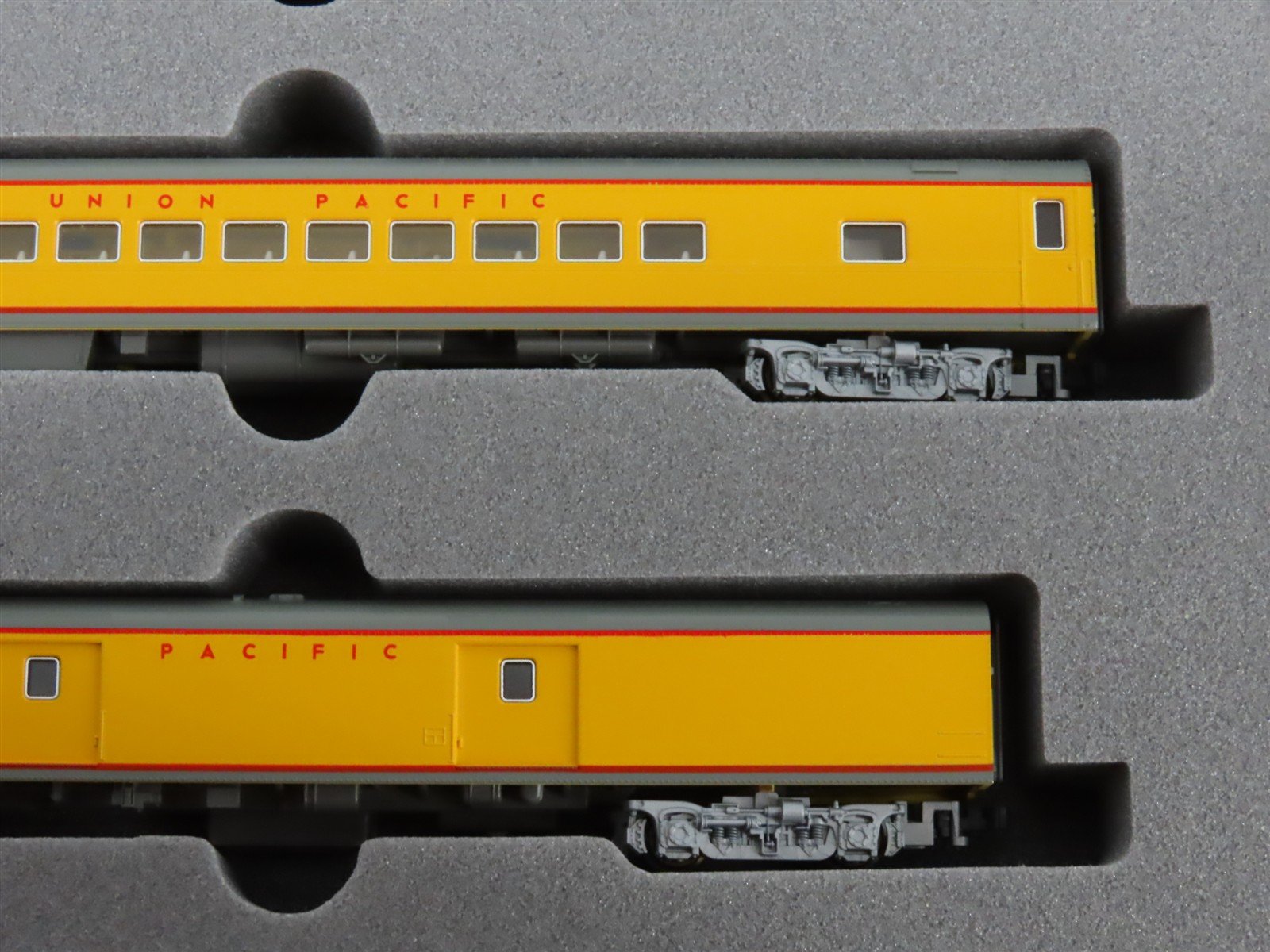 N Scale Kato 106-014 UP Union Pacific Smooth Side Passenger 6-Car Set